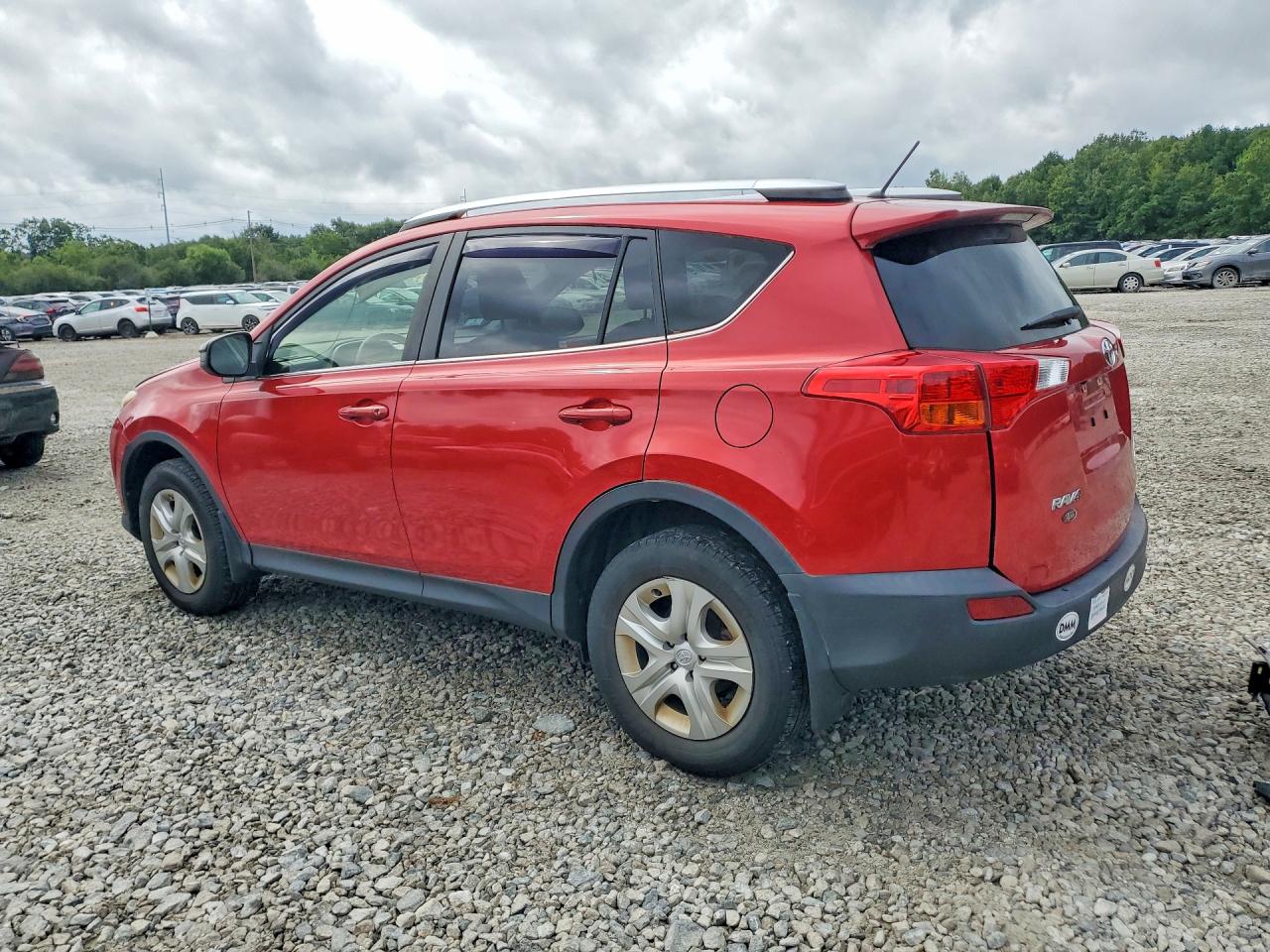 2015 Toyota Rav4 Le Красный vin: JTMBFREV1FJ038114