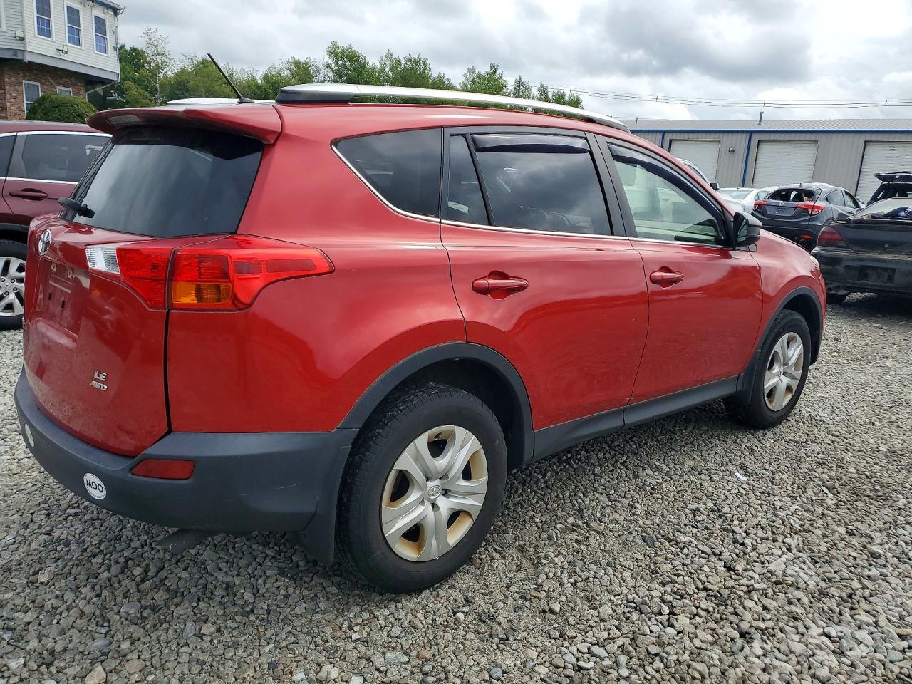 2015 Toyota Rav4 Le Красный vin: JTMBFREV1FJ038114