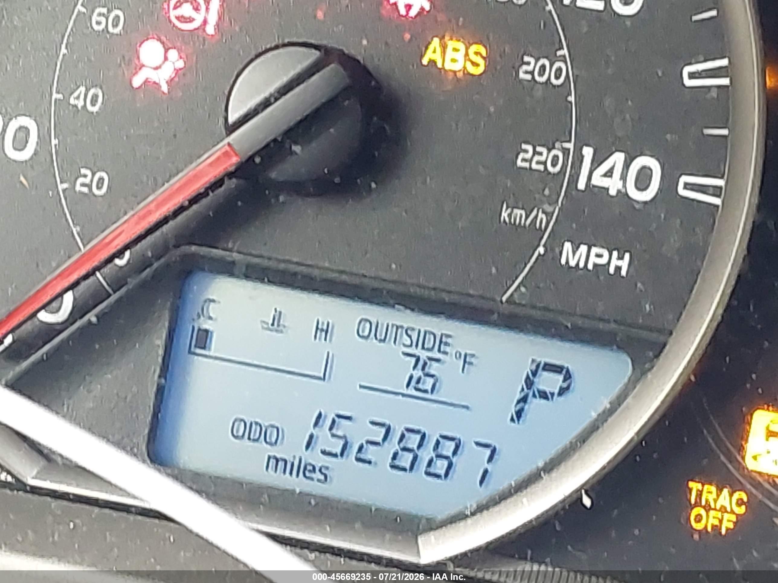 2015 Toyota Rav4 Le Silver vin: JTMBFREV1FJ044334