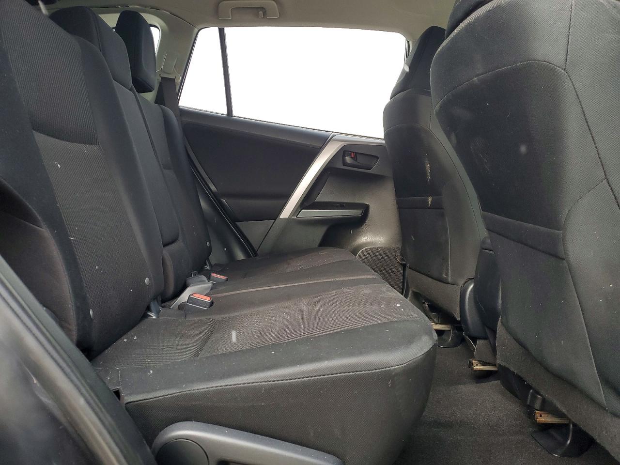 2017 Toyota Rav4 Le Gray vin: JTMBFREV1HJ709459