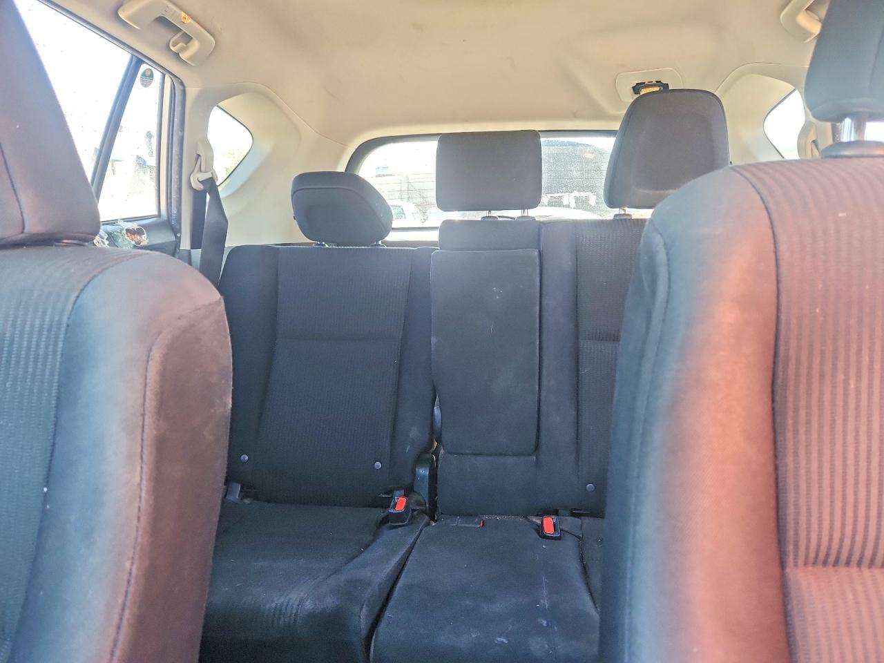 2018 Toyota Rav4 Le Silver vin: JTMBFREV1JJ202860
