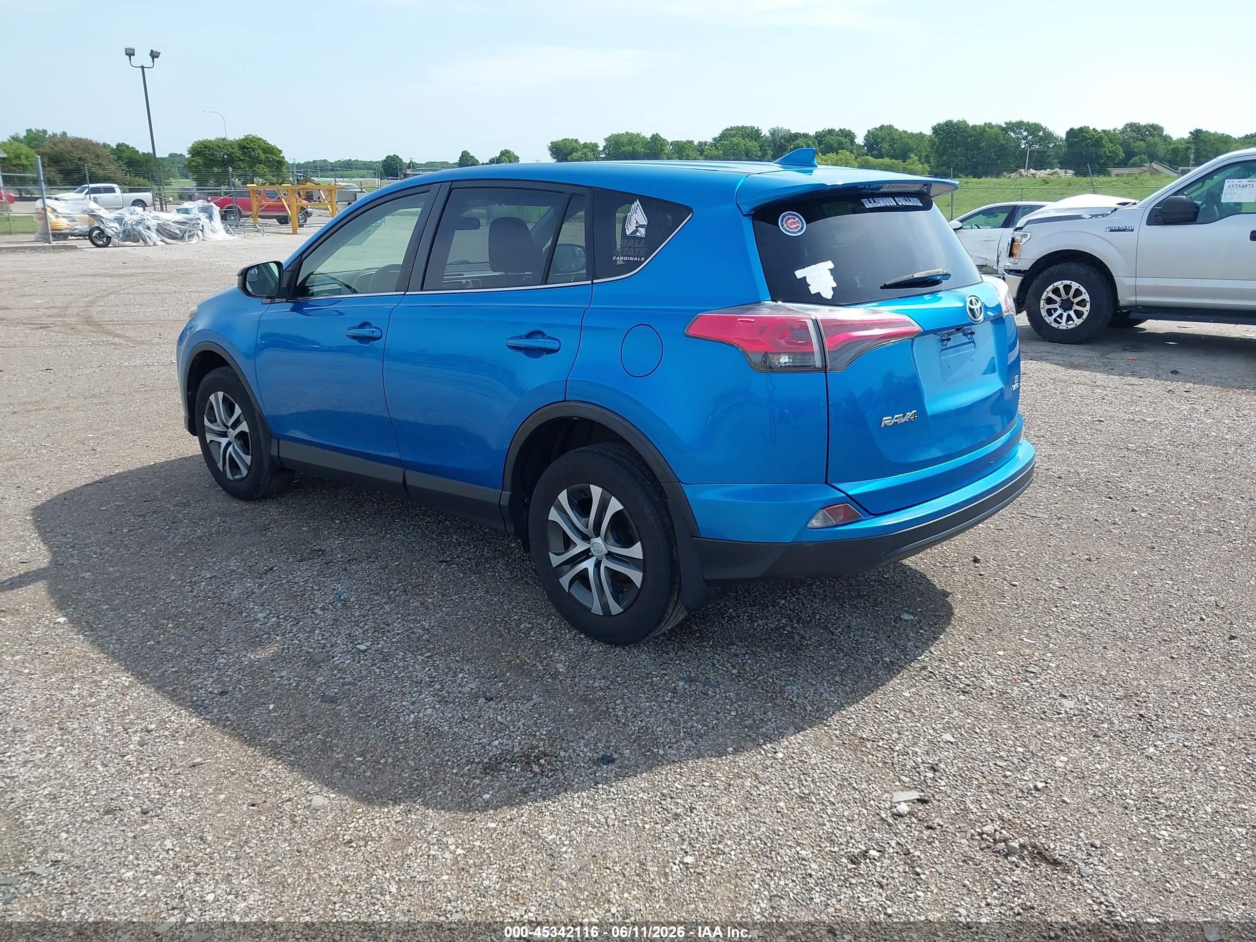 2018 Toyota Rav4 Le Blue vin: JTMBFREV1JJ728762