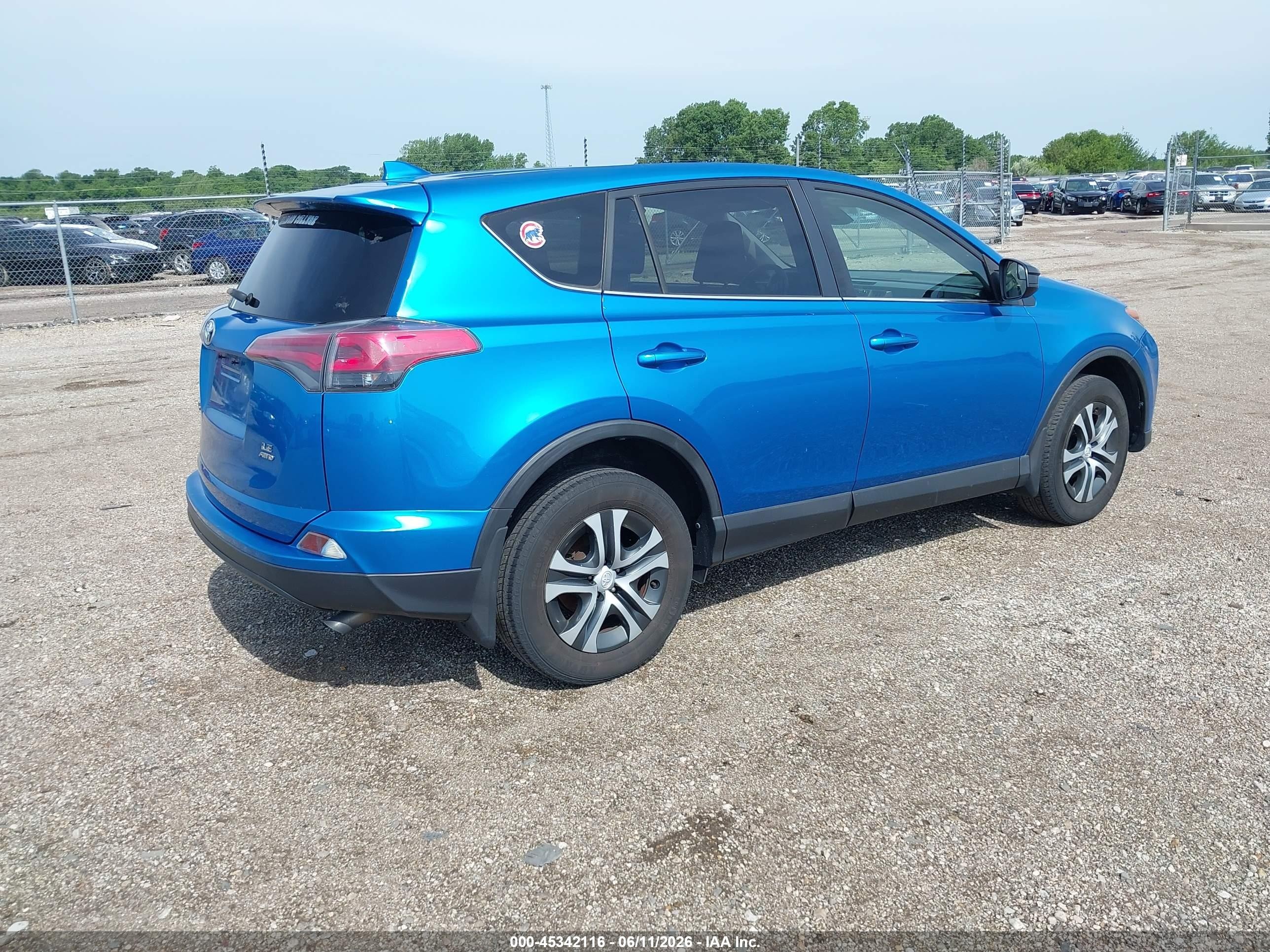 2018 Toyota Rav4 Le Blue vin: JTMBFREV1JJ728762