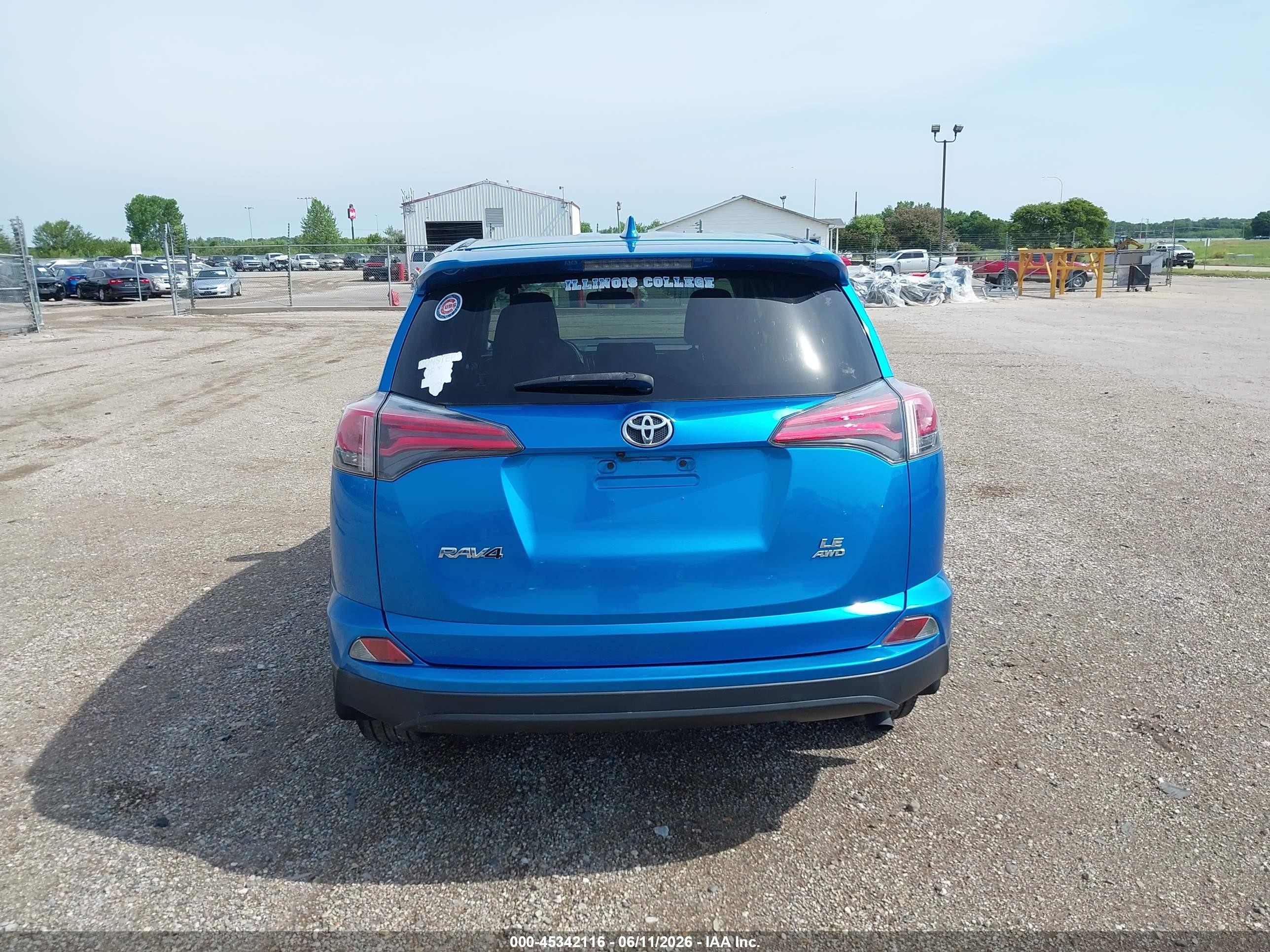 2018 Toyota Rav4 Le Blue vin: JTMBFREV1JJ728762