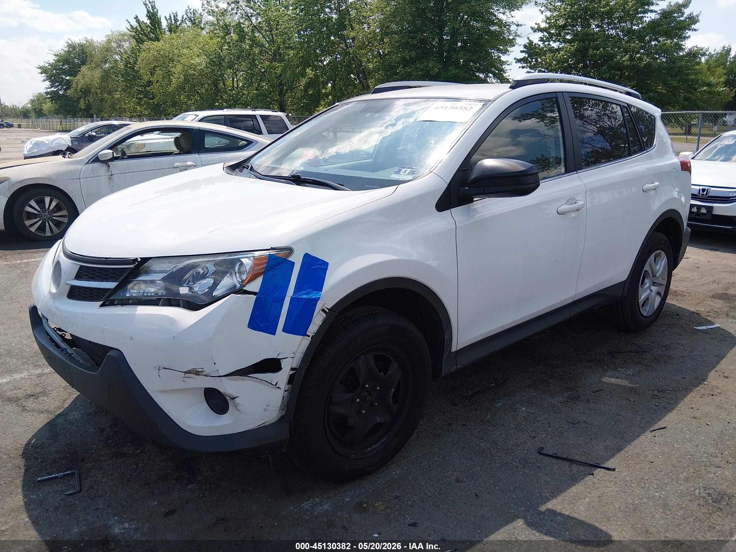 2013 Toyota Rav4 Le White vin: JTMBFREV2D5000994