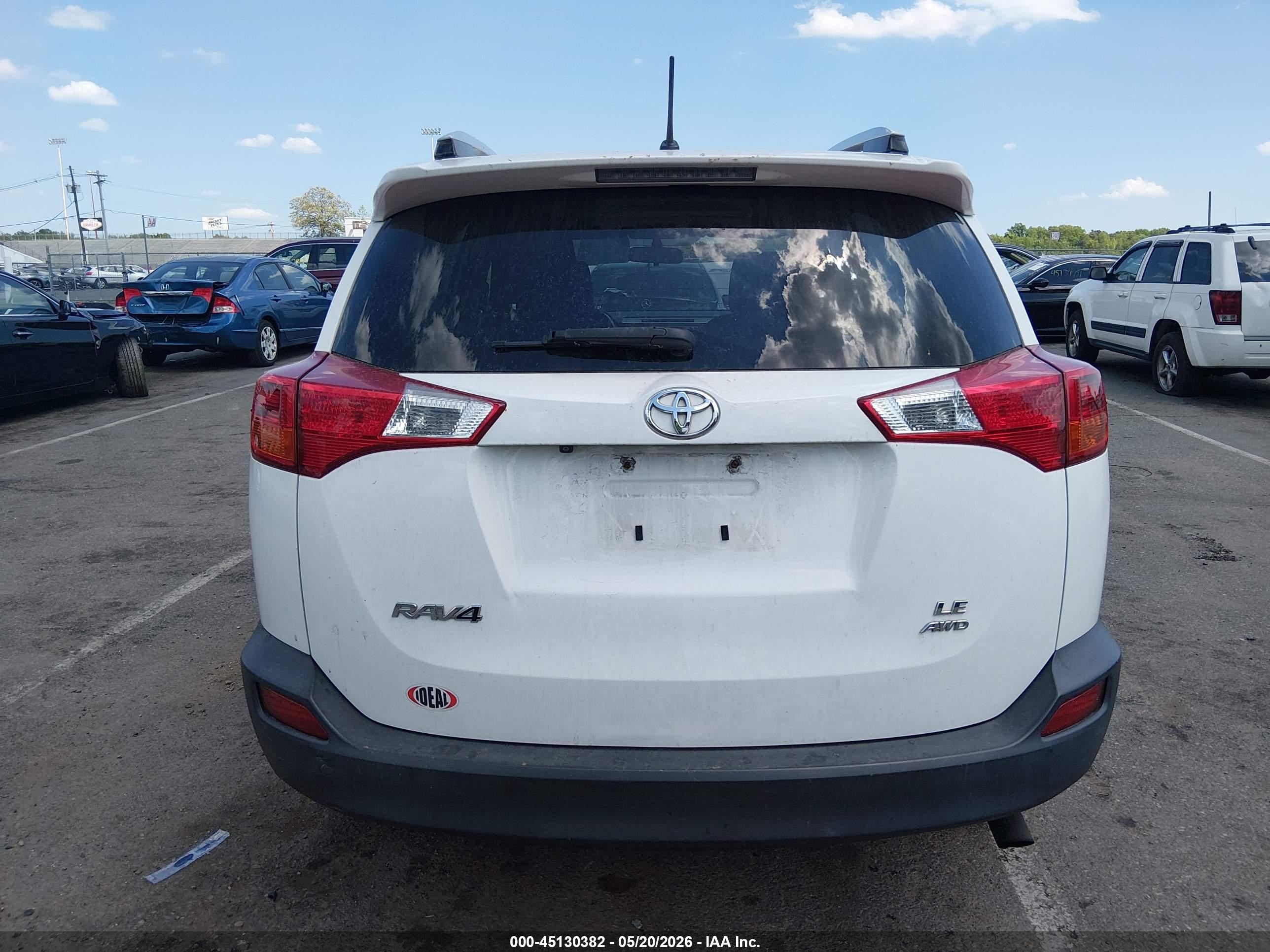 2013 Toyota Rav4 Le White vin: JTMBFREV2D5000994