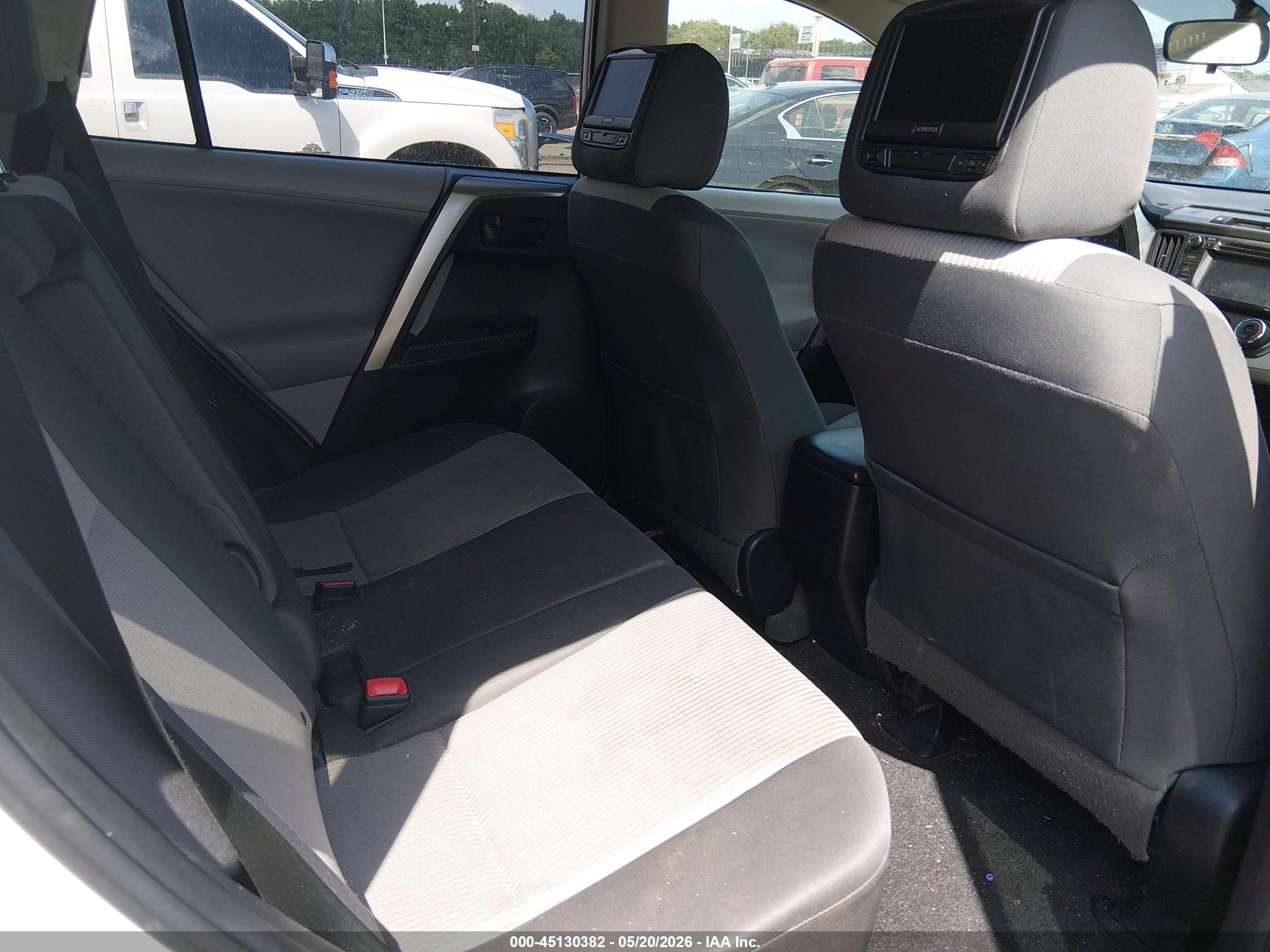 2013 Toyota Rav4 Le White vin: JTMBFREV2D5000994