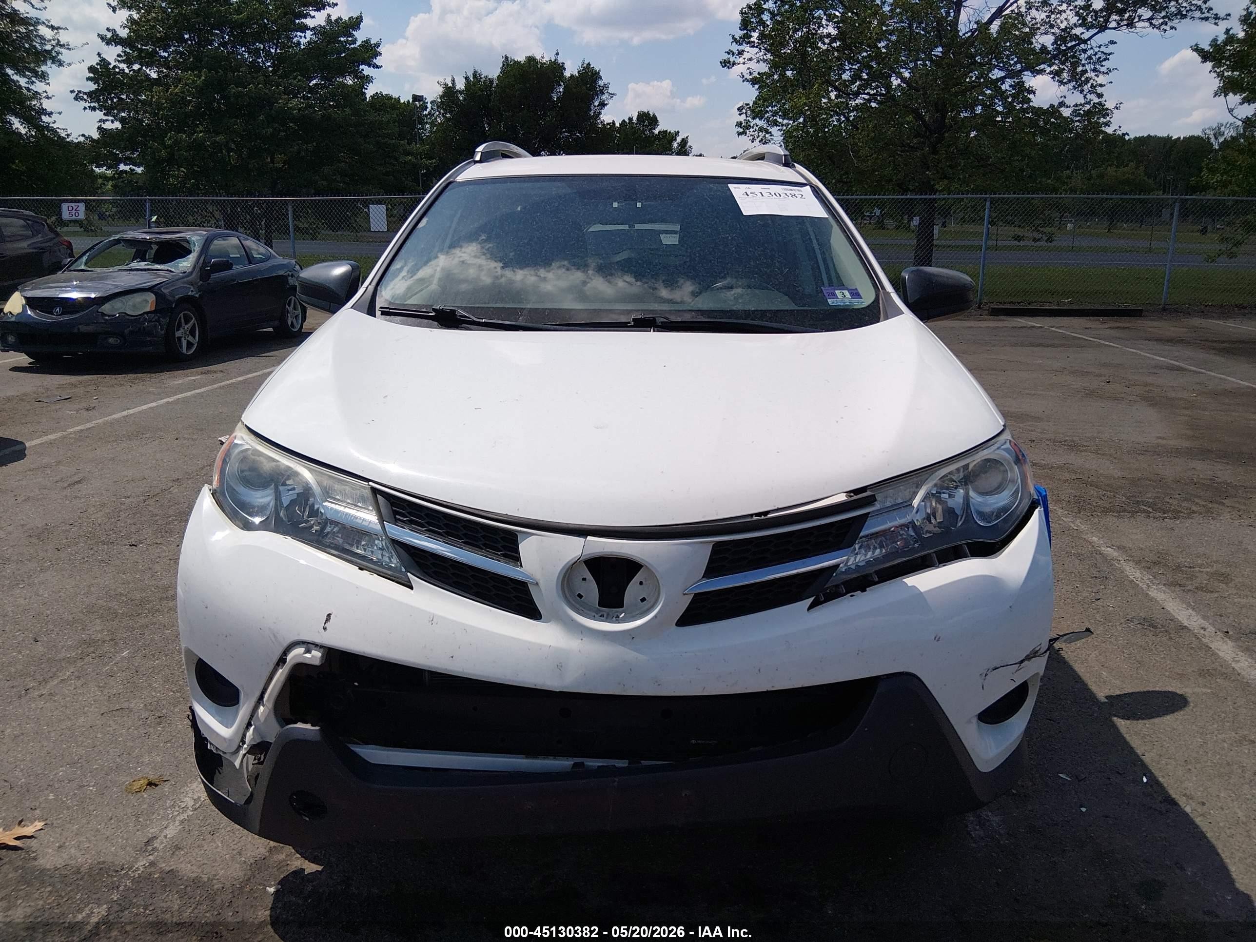 2013 Toyota Rav4 Le White vin: JTMBFREV2D5000994