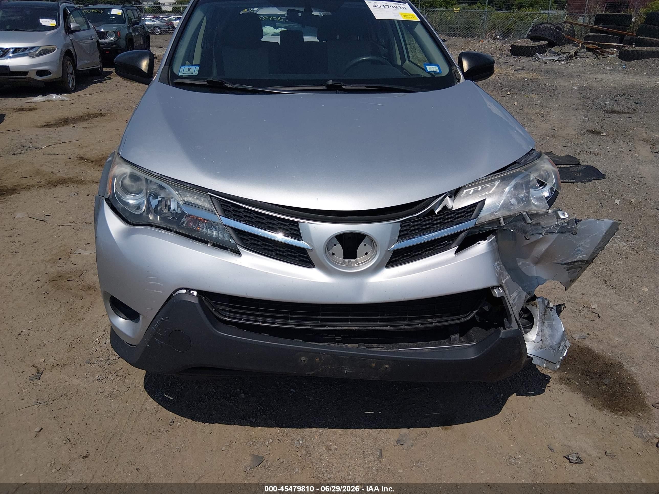 2013 Toyota Rav4 Le Silver vin: JTMBFREV2D5010926