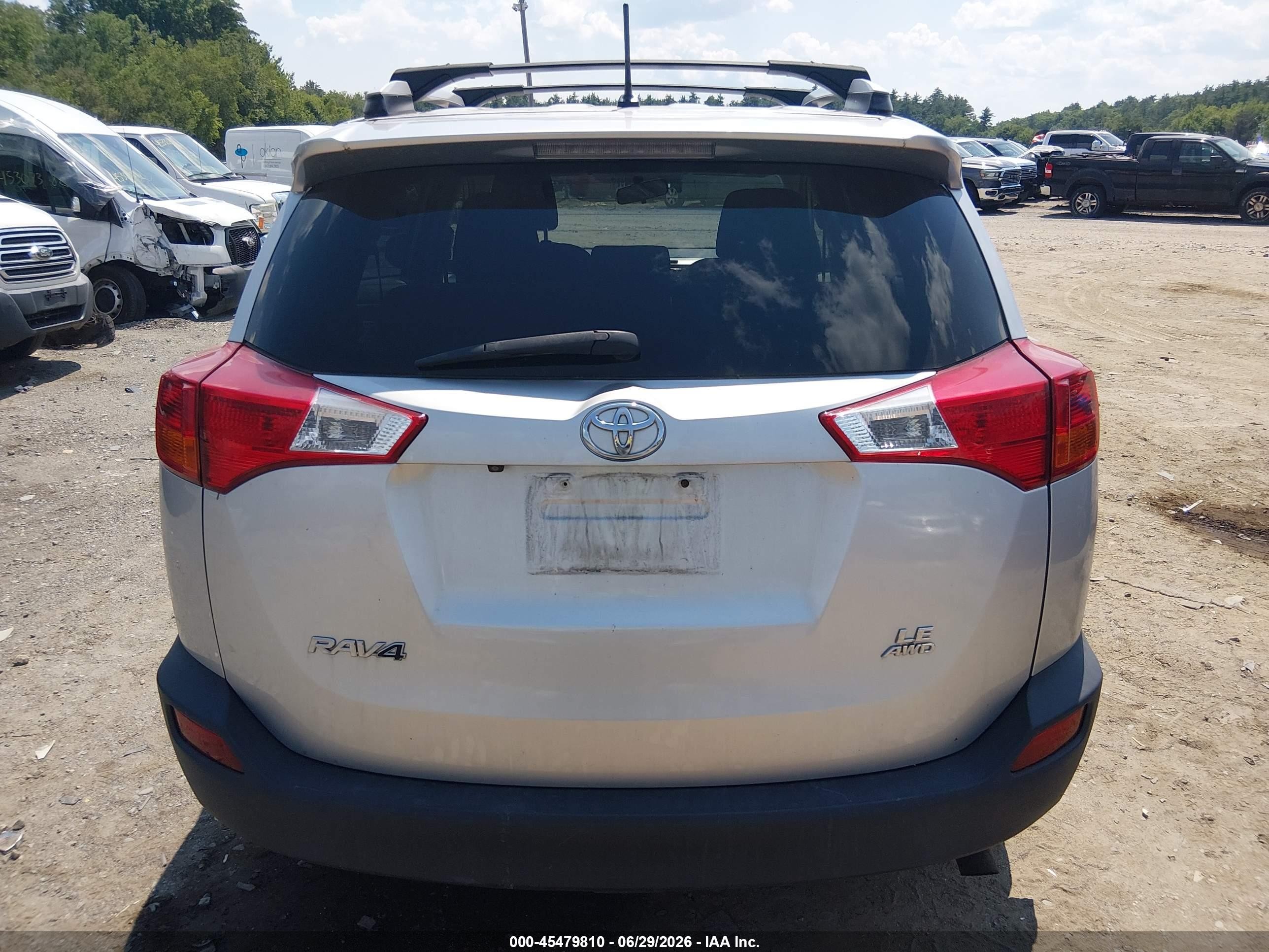 2013 Toyota Rav4 Le Silver vin: JTMBFREV2D5010926