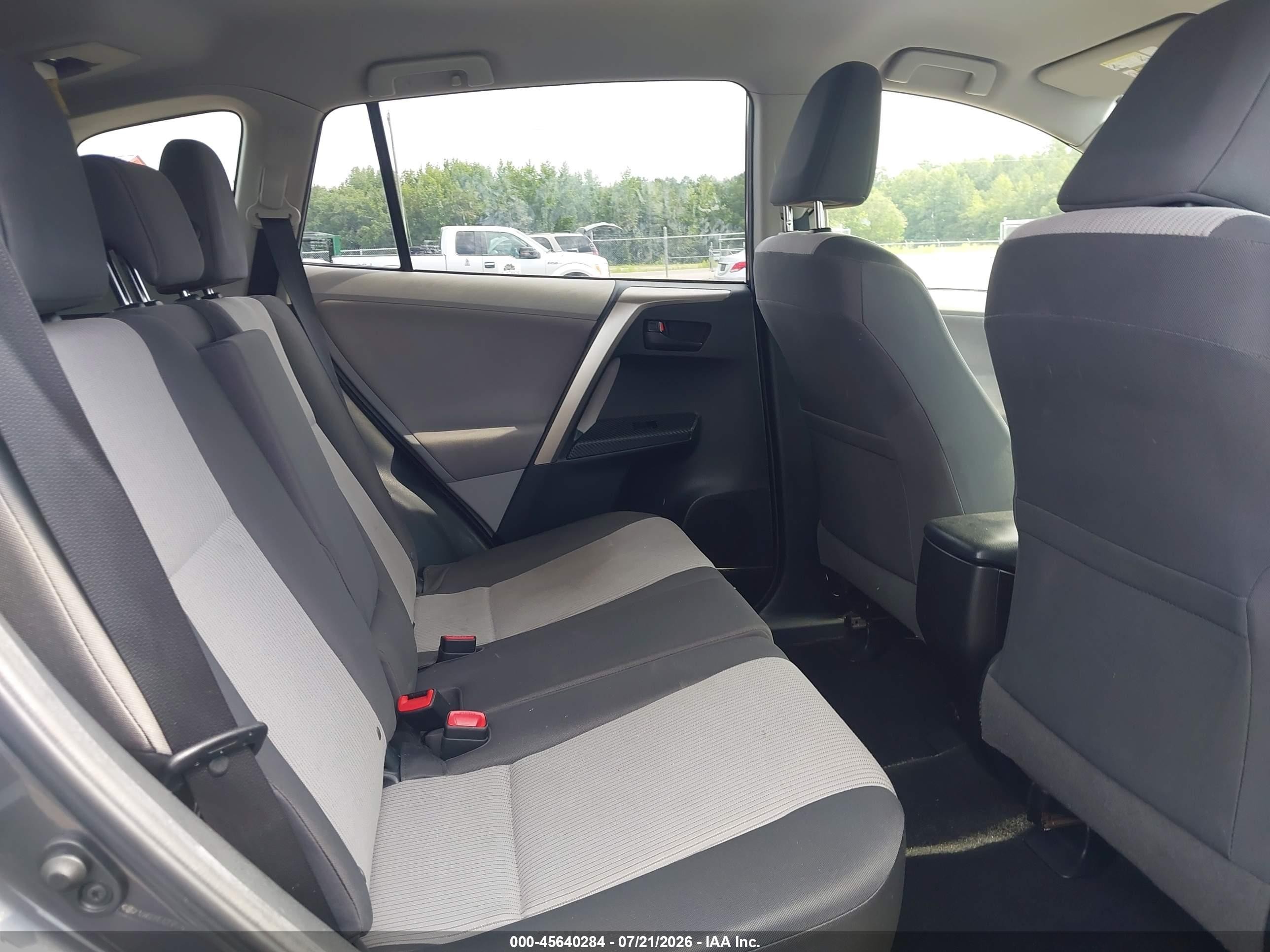 2013 Toyota Rav4 Le Gray vin: JTMBFREV2D5021621