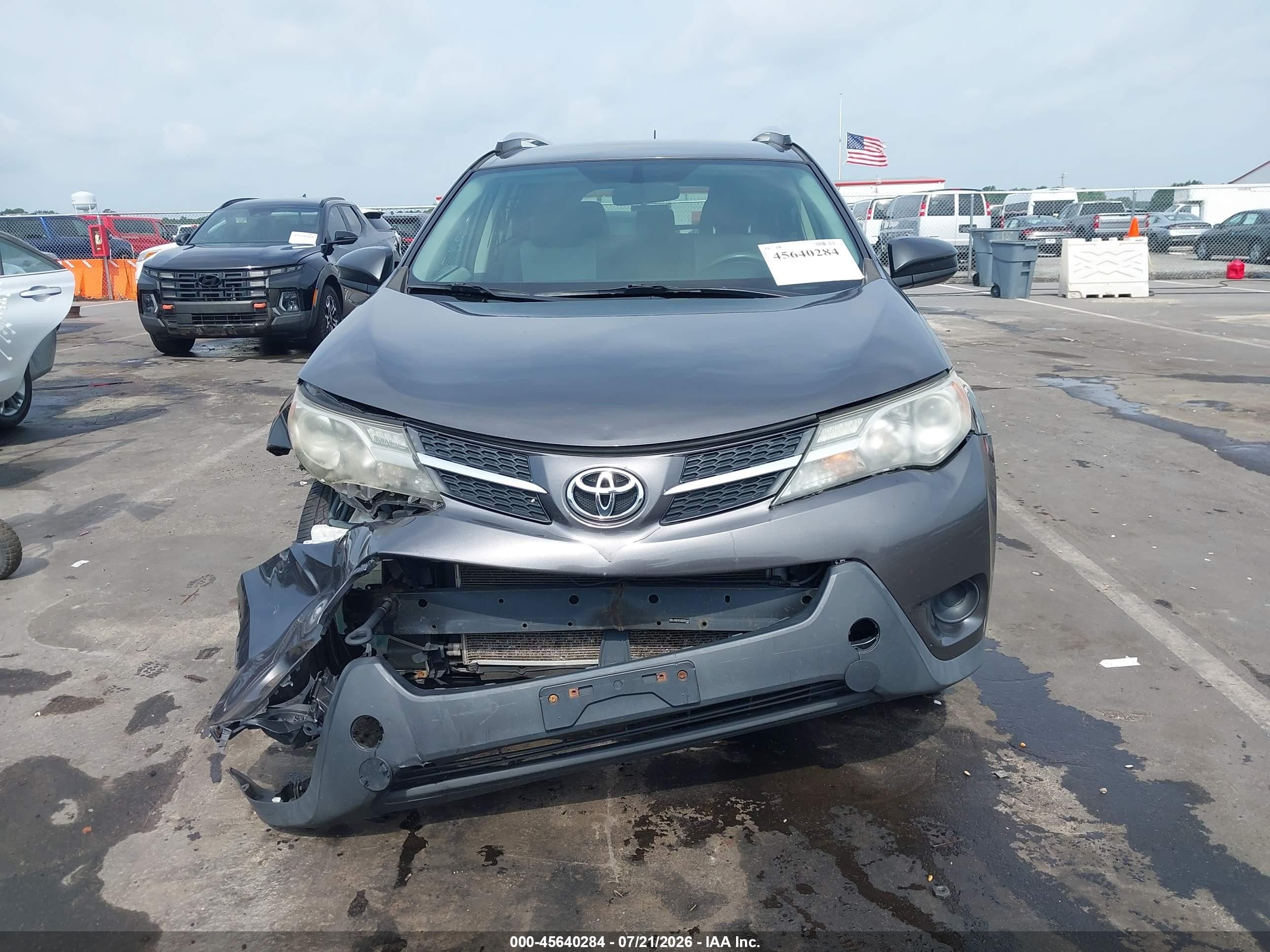 2013 Toyota Rav4 Le Gray vin: JTMBFREV2D5021621