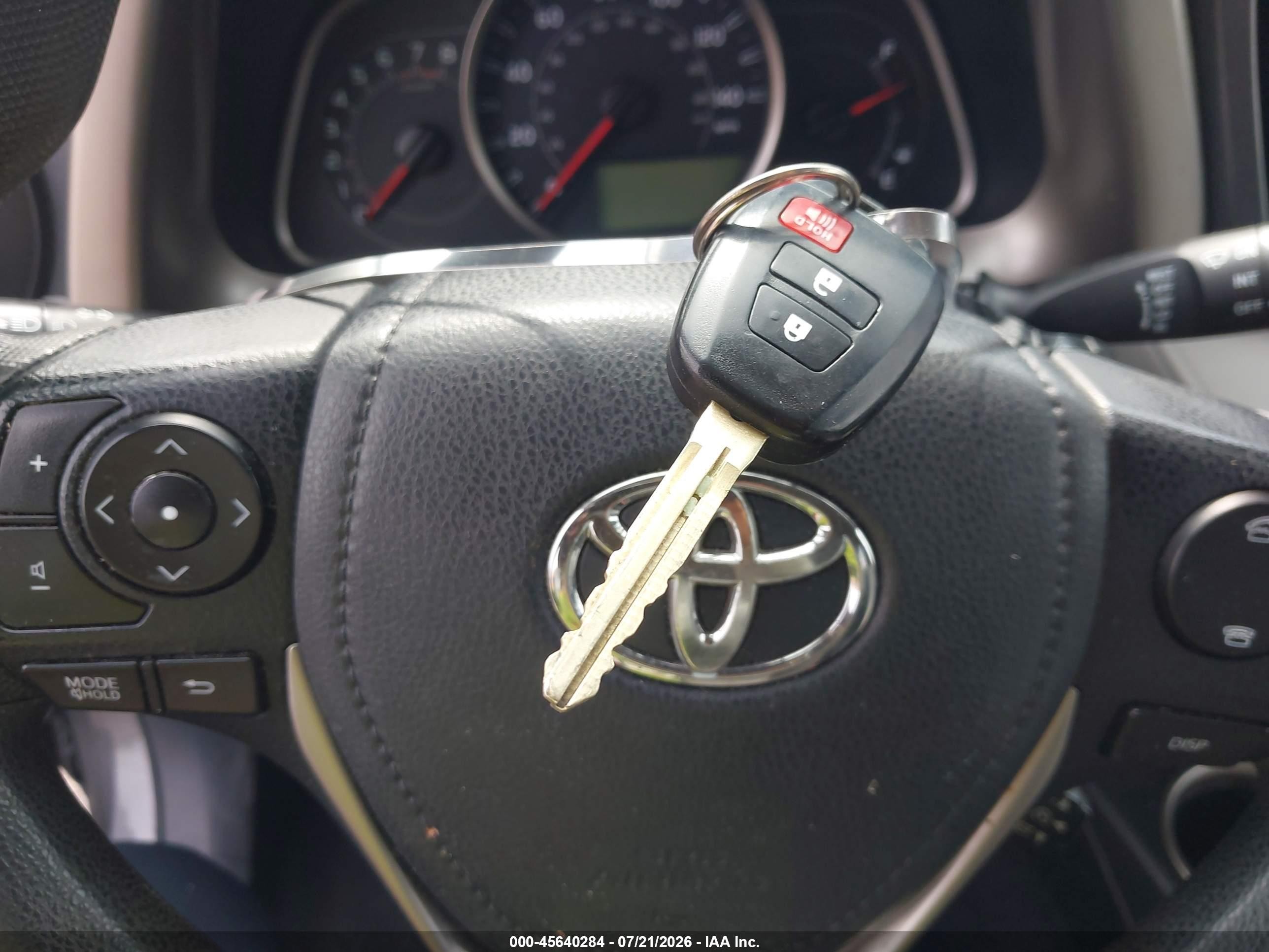 2013 Toyota Rav4 Le Gray vin: JTMBFREV2D5021621