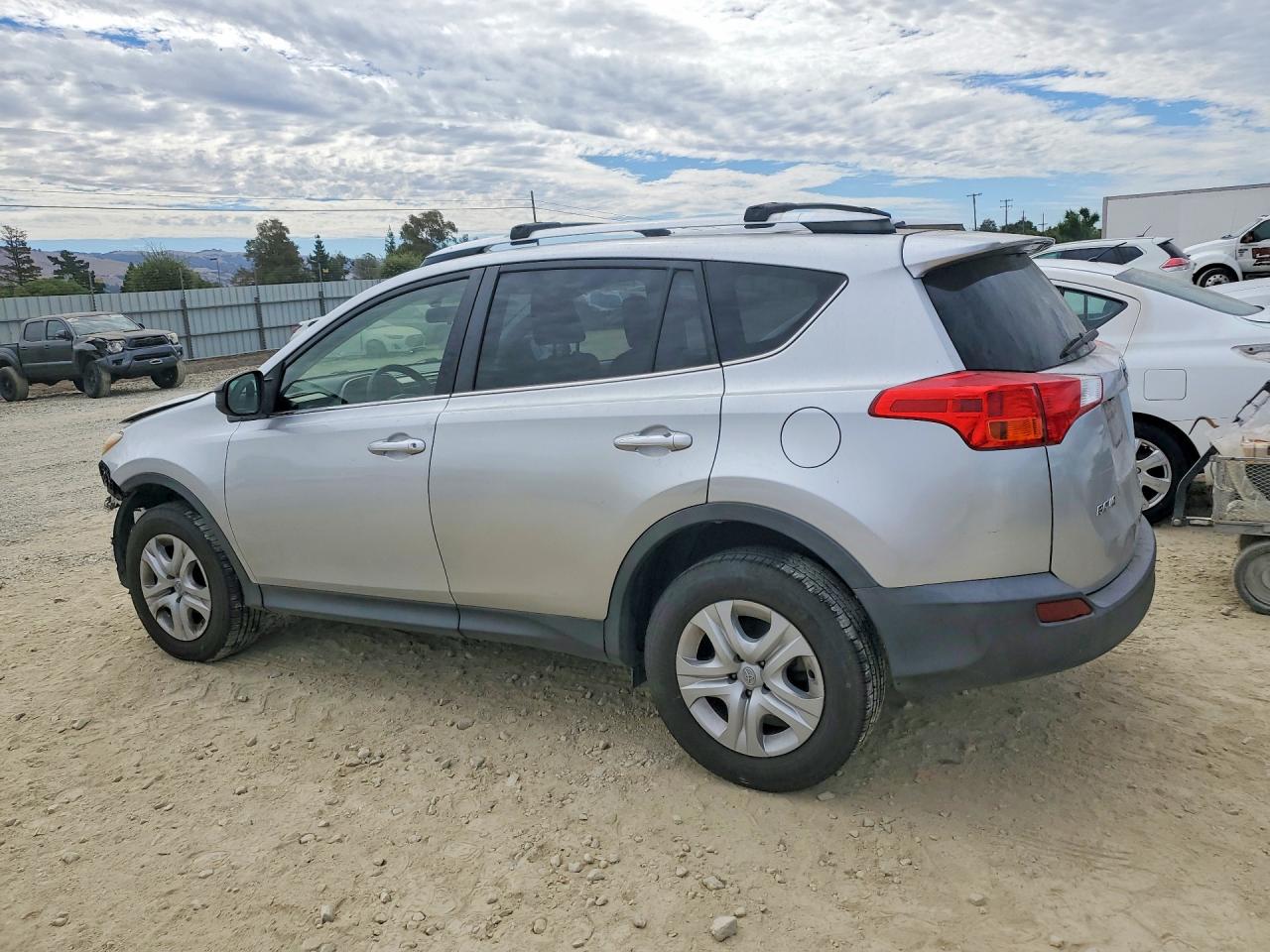 2013 Toyota Rav4 Le Серебряный vin: JTMBFREV2D5026172
