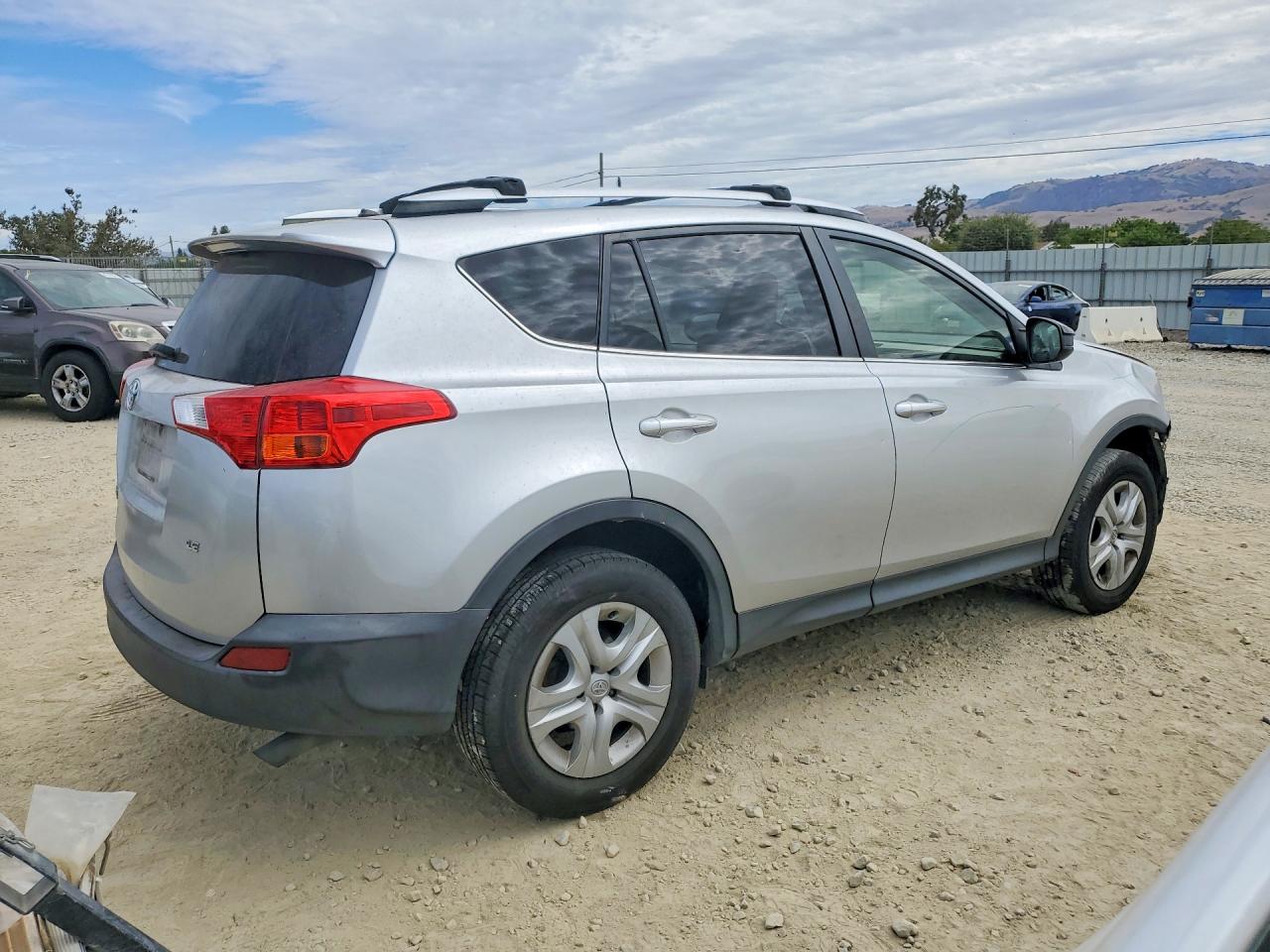 2013 Toyota Rav4 Le Серебряный vin: JTMBFREV2D5026172