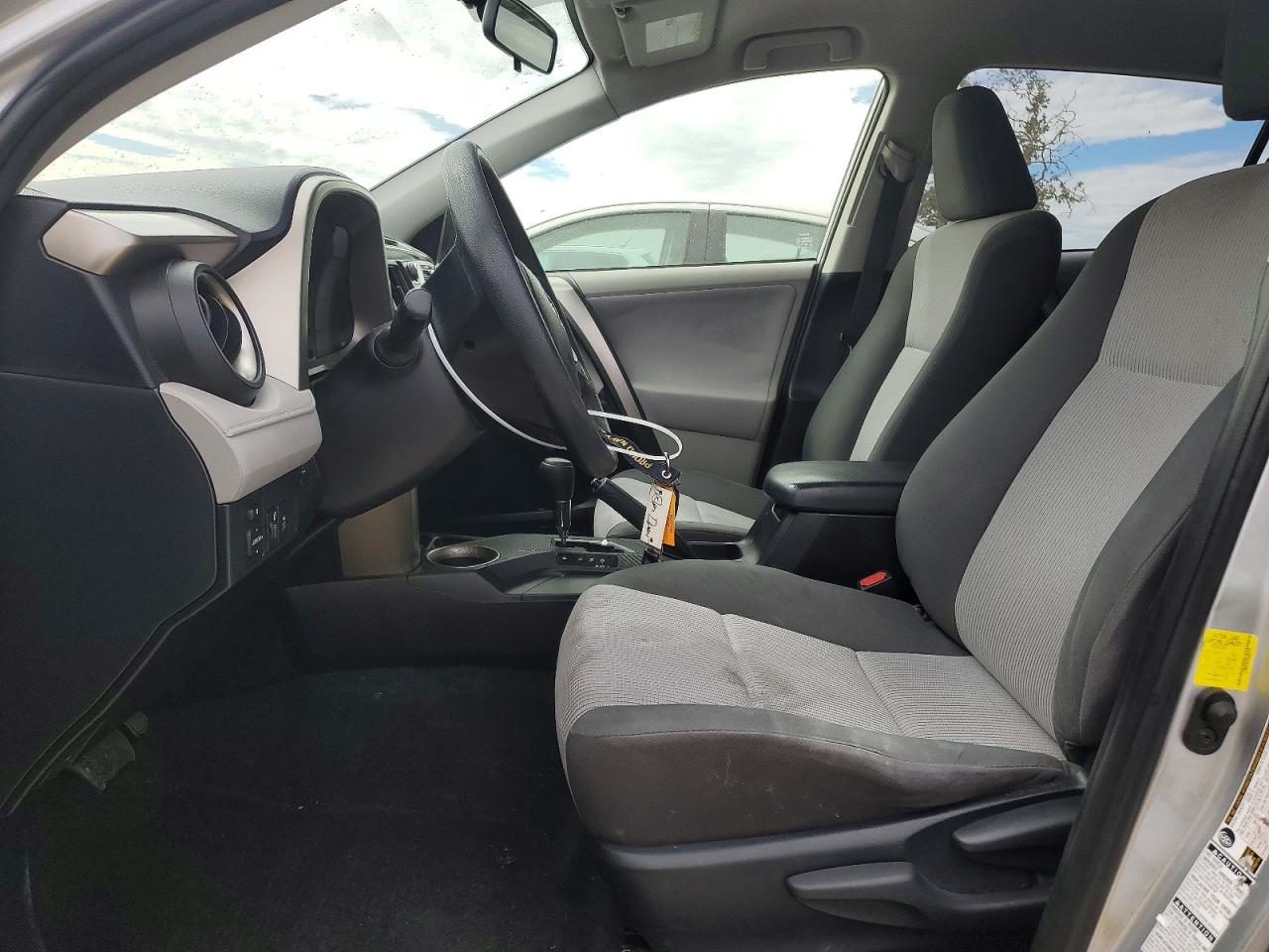 2013 Toyota Rav4 Le Серебряный vin: JTMBFREV2D5026172