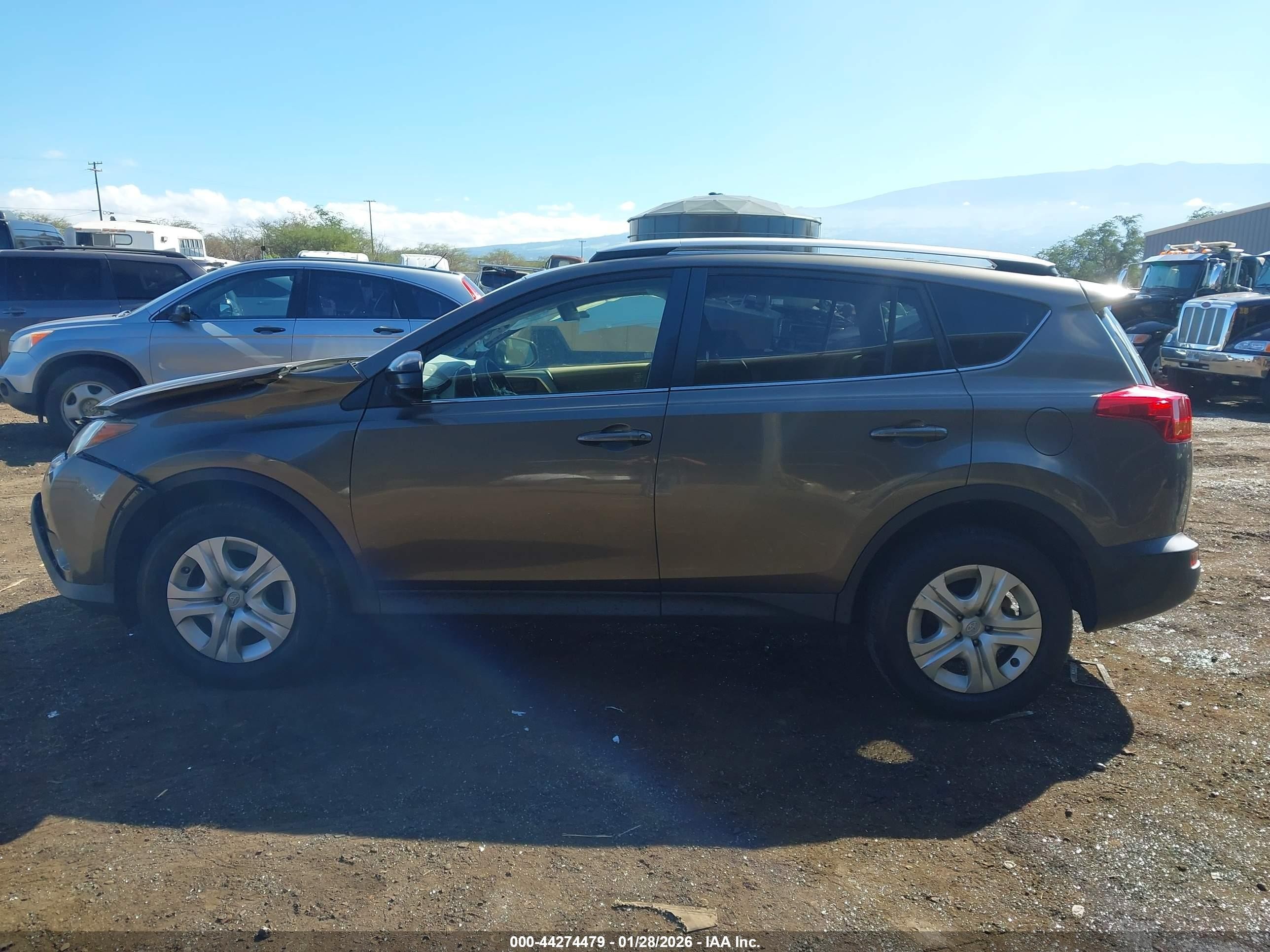 2013 Toyota Rav4 Le Brown vin: JTMBFREV2DD014979