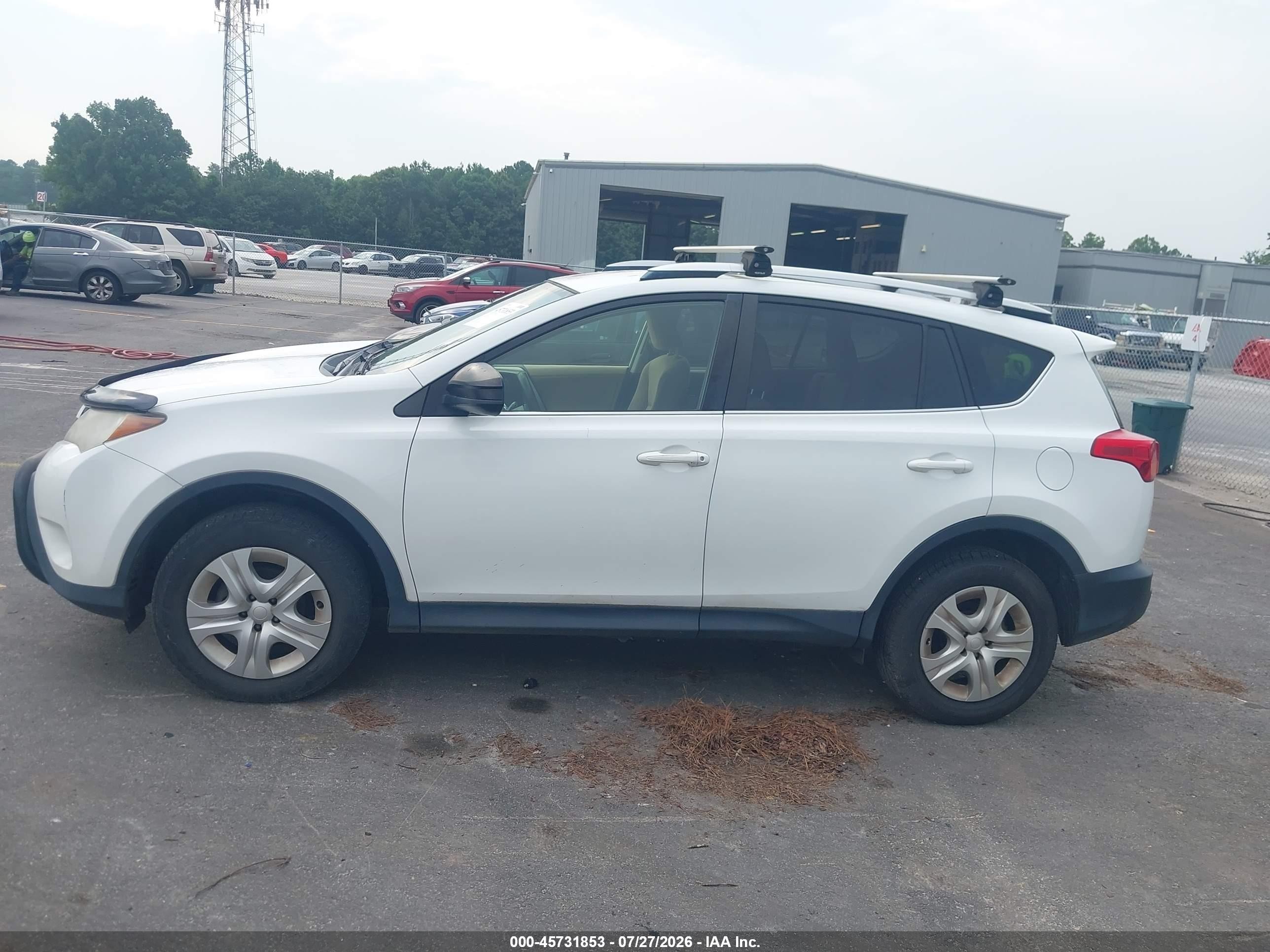 2013 Toyota Rav4 Le White vin: JTMBFREV2DD019308
