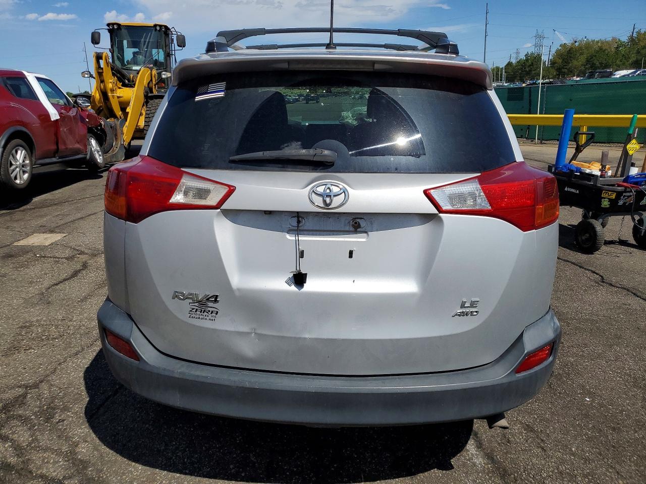 2013 Toyota Rav4 Le Silver vin: JTMBFREV2DD032320