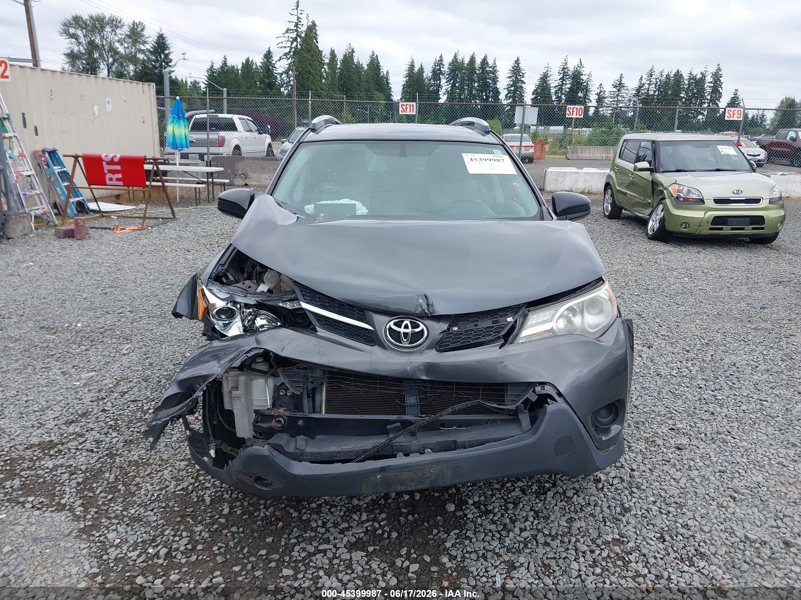 2013 Toyota Rav4 Le Gray vin: JTMBFREV2DD040305