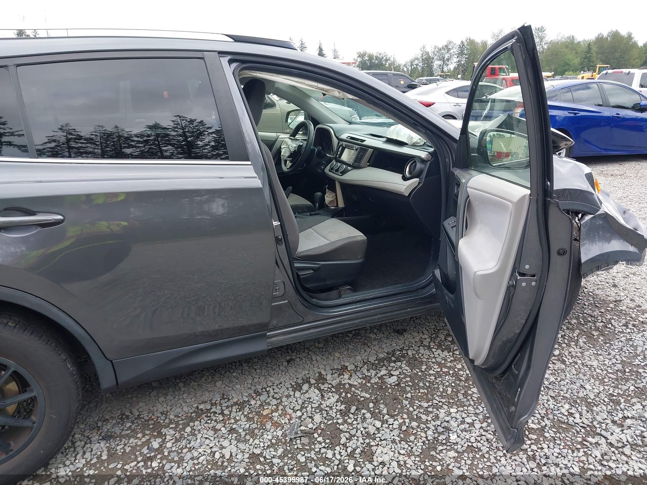 2013 Toyota Rav4 Le Gray vin: JTMBFREV2DD040305