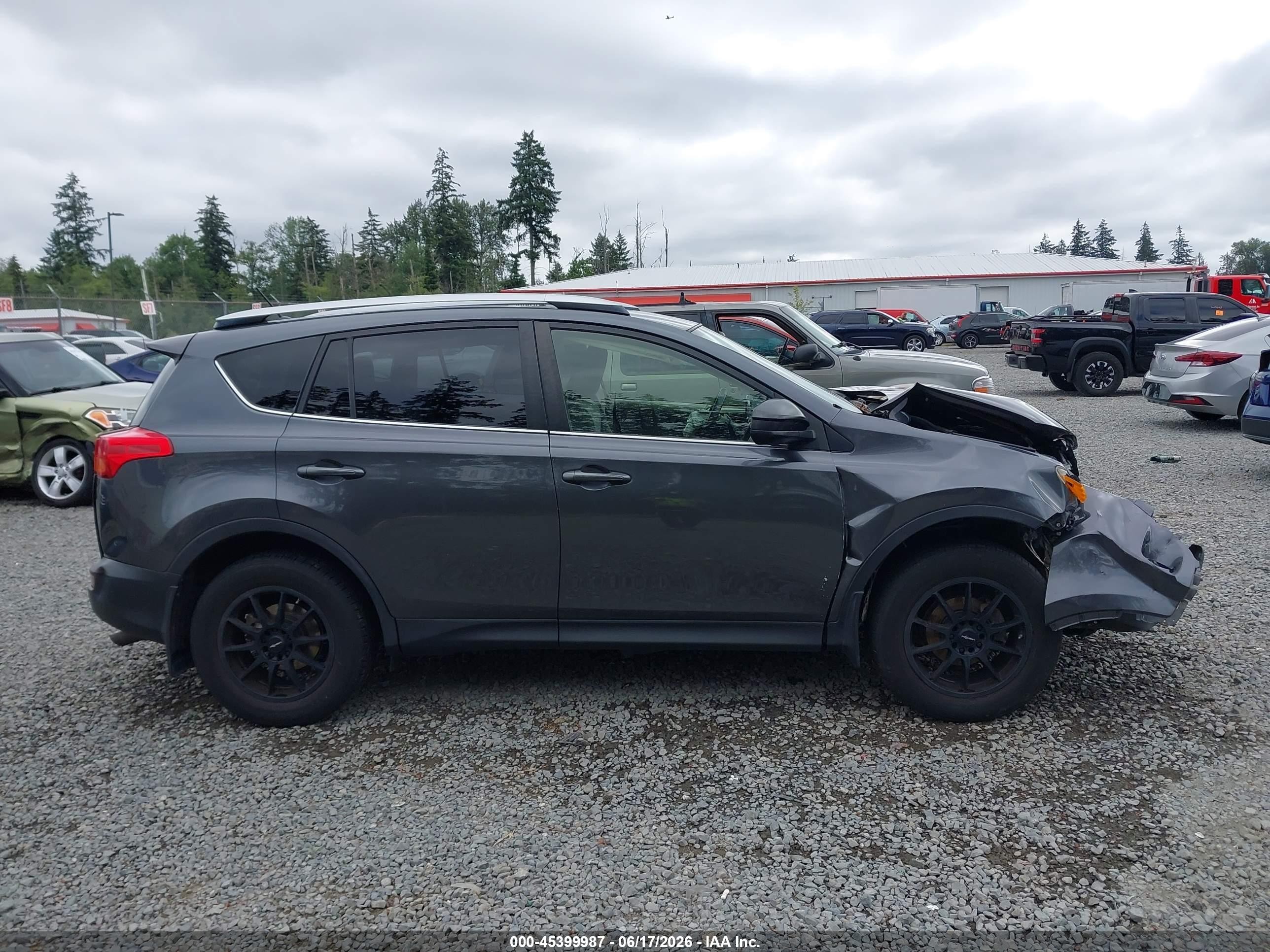 2013 Toyota Rav4 Le Gray vin: JTMBFREV2DD040305