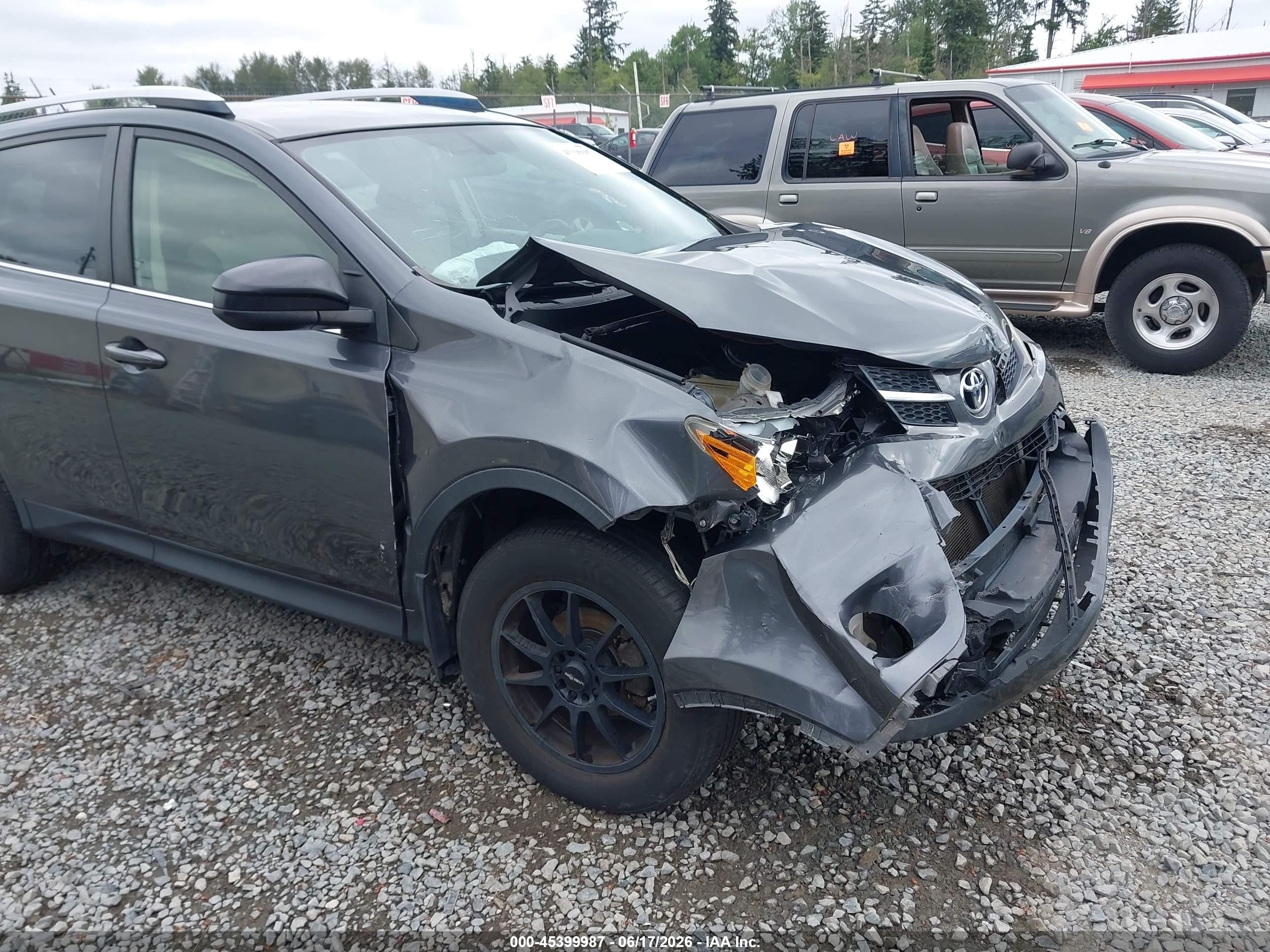 2013 Toyota Rav4 Le Gray vin: JTMBFREV2DD040305