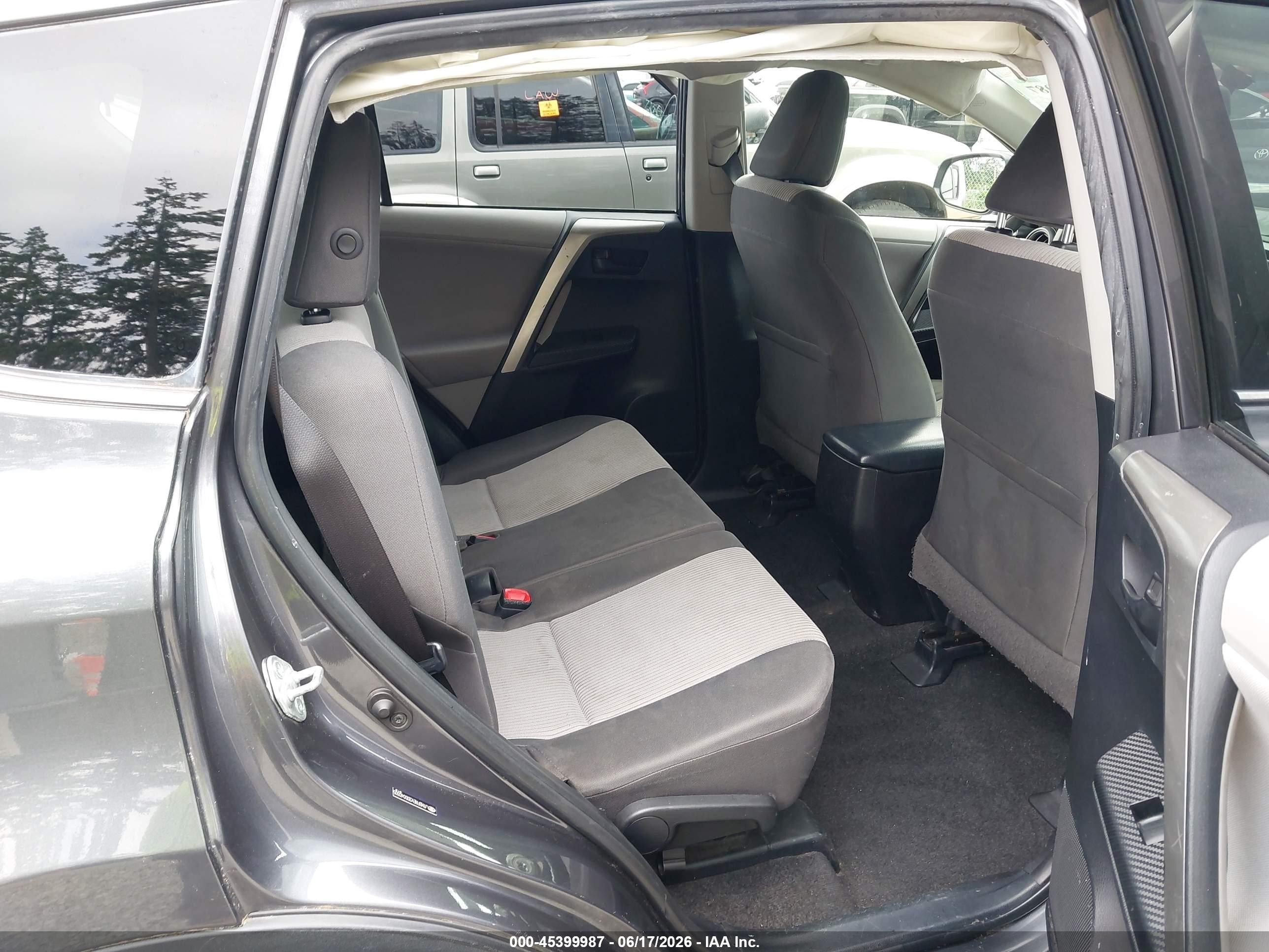 2013 Toyota Rav4 Le Gray vin: JTMBFREV2DD040305