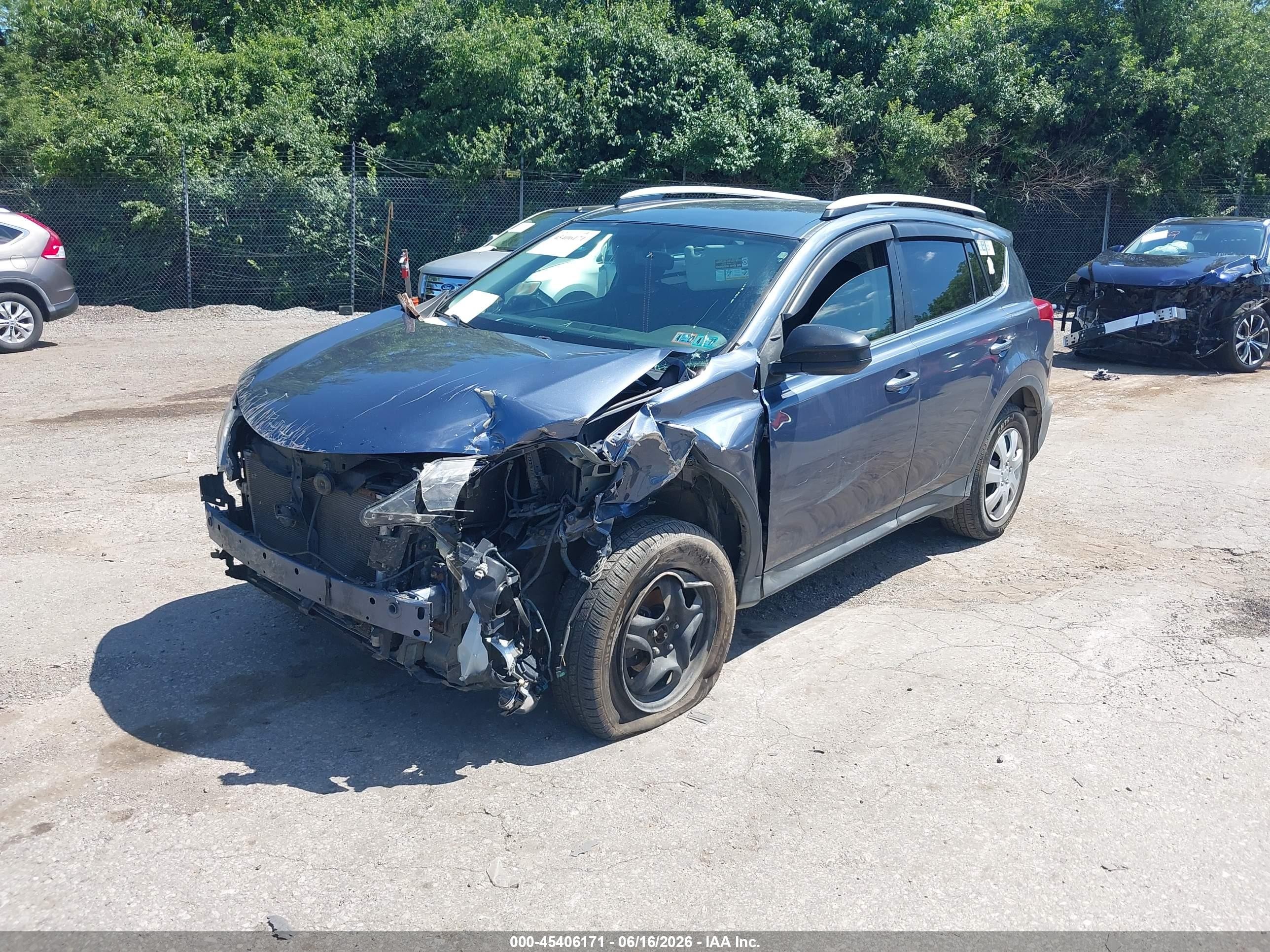 2014 Toyota Rav4 Le Blue vin: JTMBFREV2ED056098