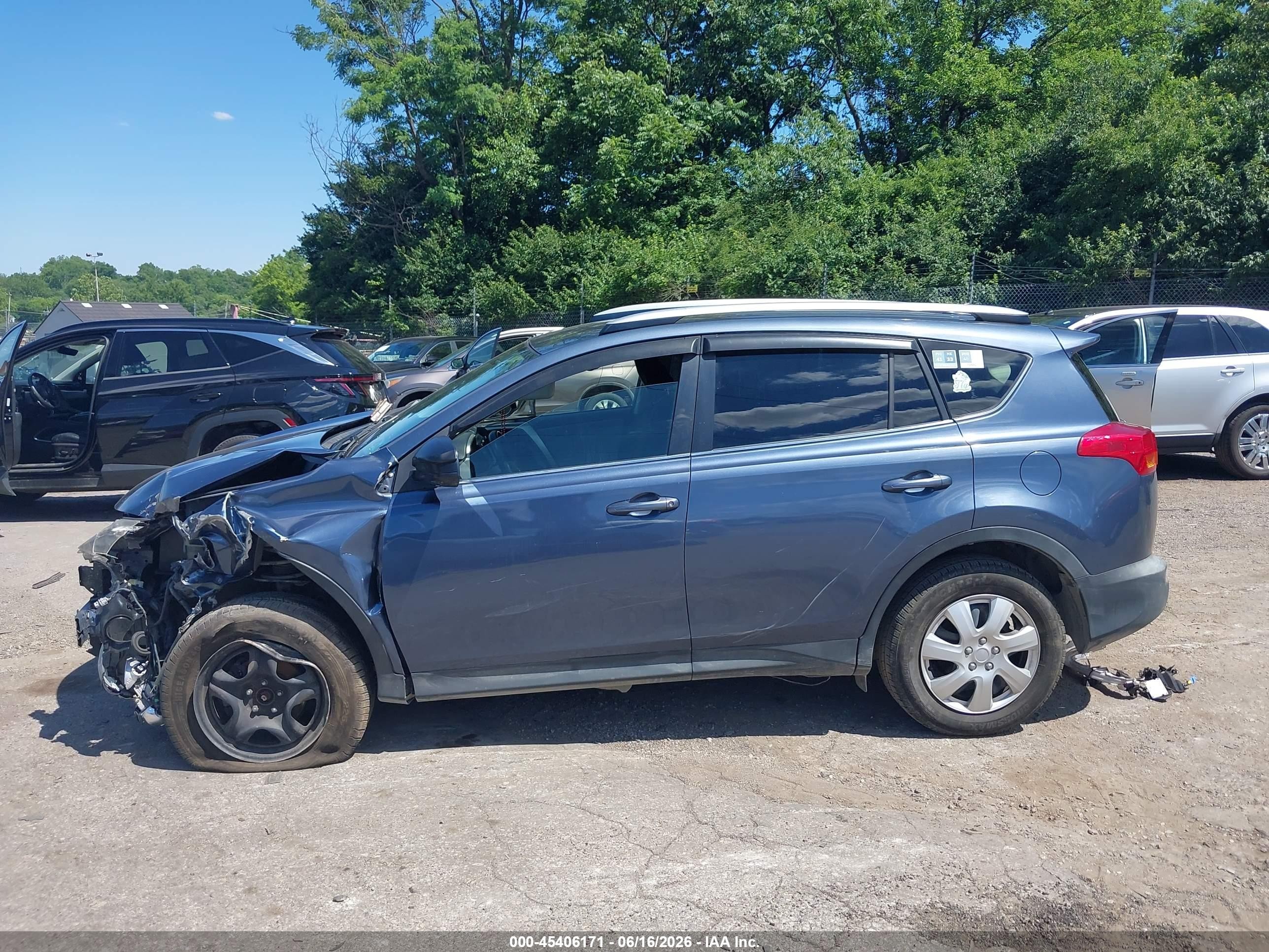 2014 Toyota Rav4 Le Blue vin: JTMBFREV2ED056098