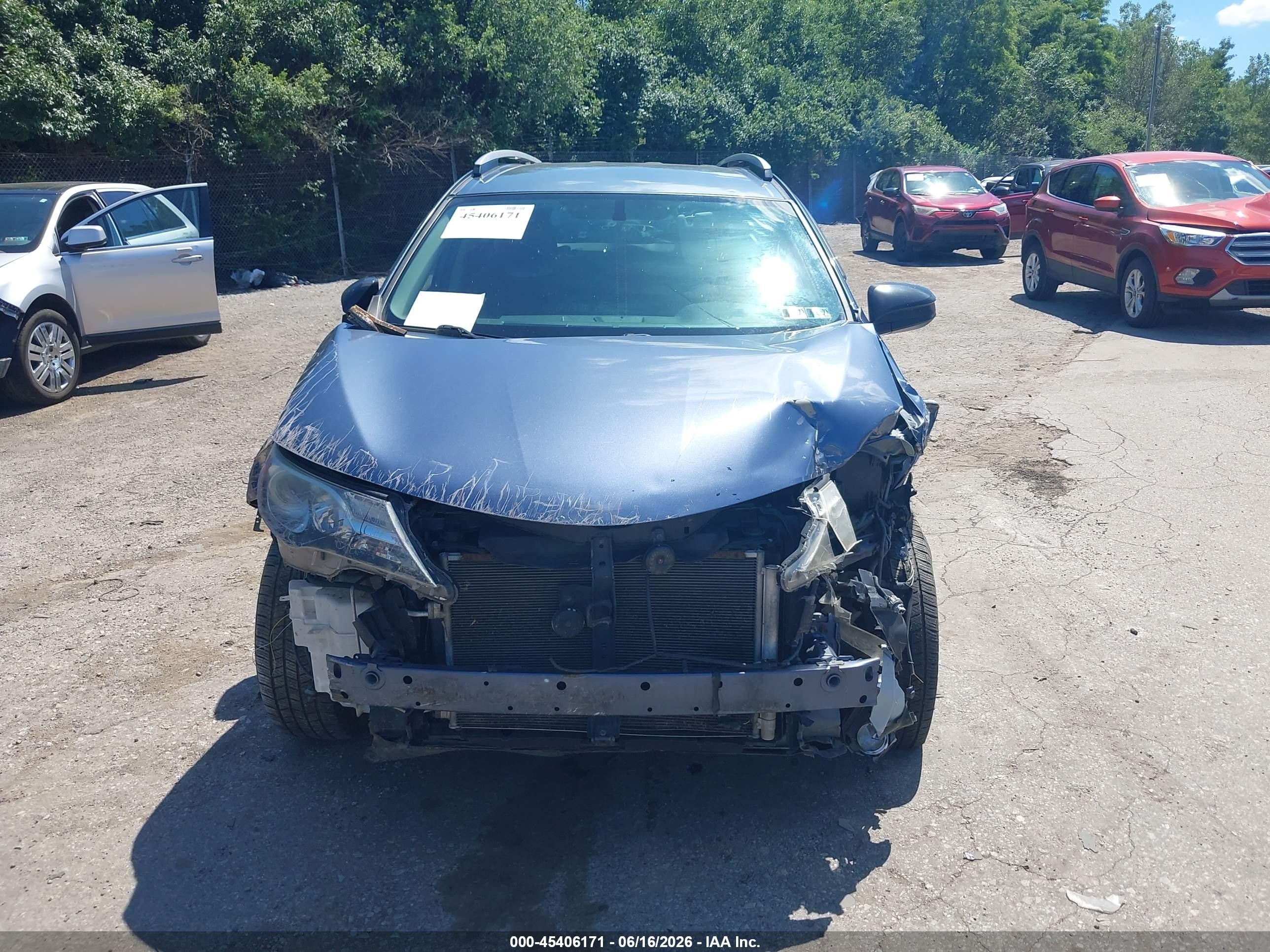 2014 Toyota Rav4 Le Blue vin: JTMBFREV2ED056098