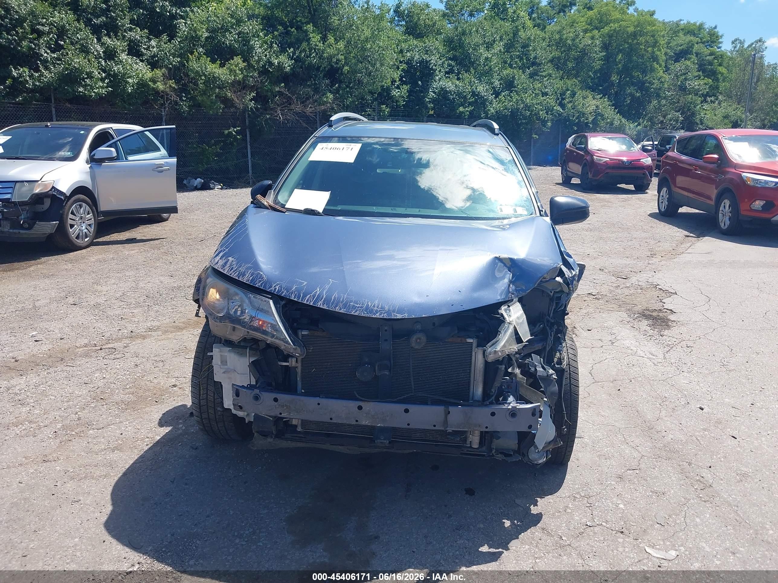 2014 Toyota Rav4 Le Blue vin: JTMBFREV2ED056098