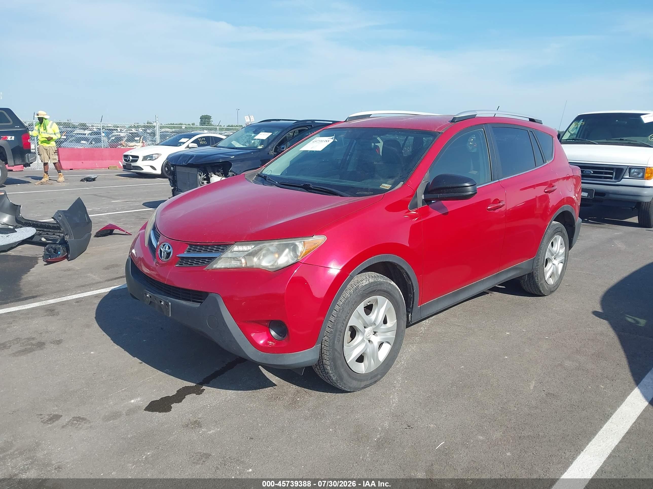 2014 Toyota Rav4 Le Red vin: JTMBFREV2ED057574