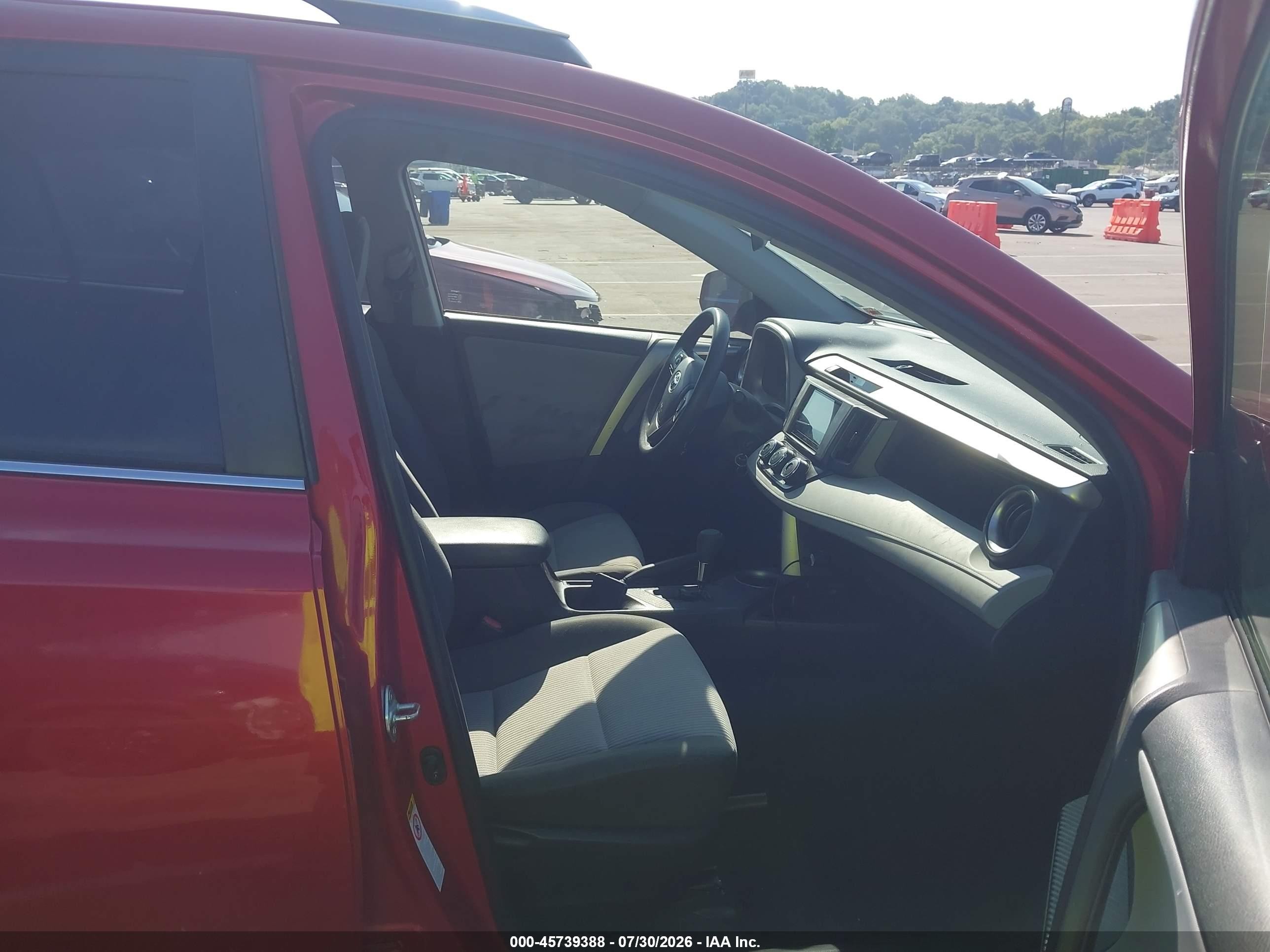 2014 Toyota Rav4 Le Red vin: JTMBFREV2ED057574