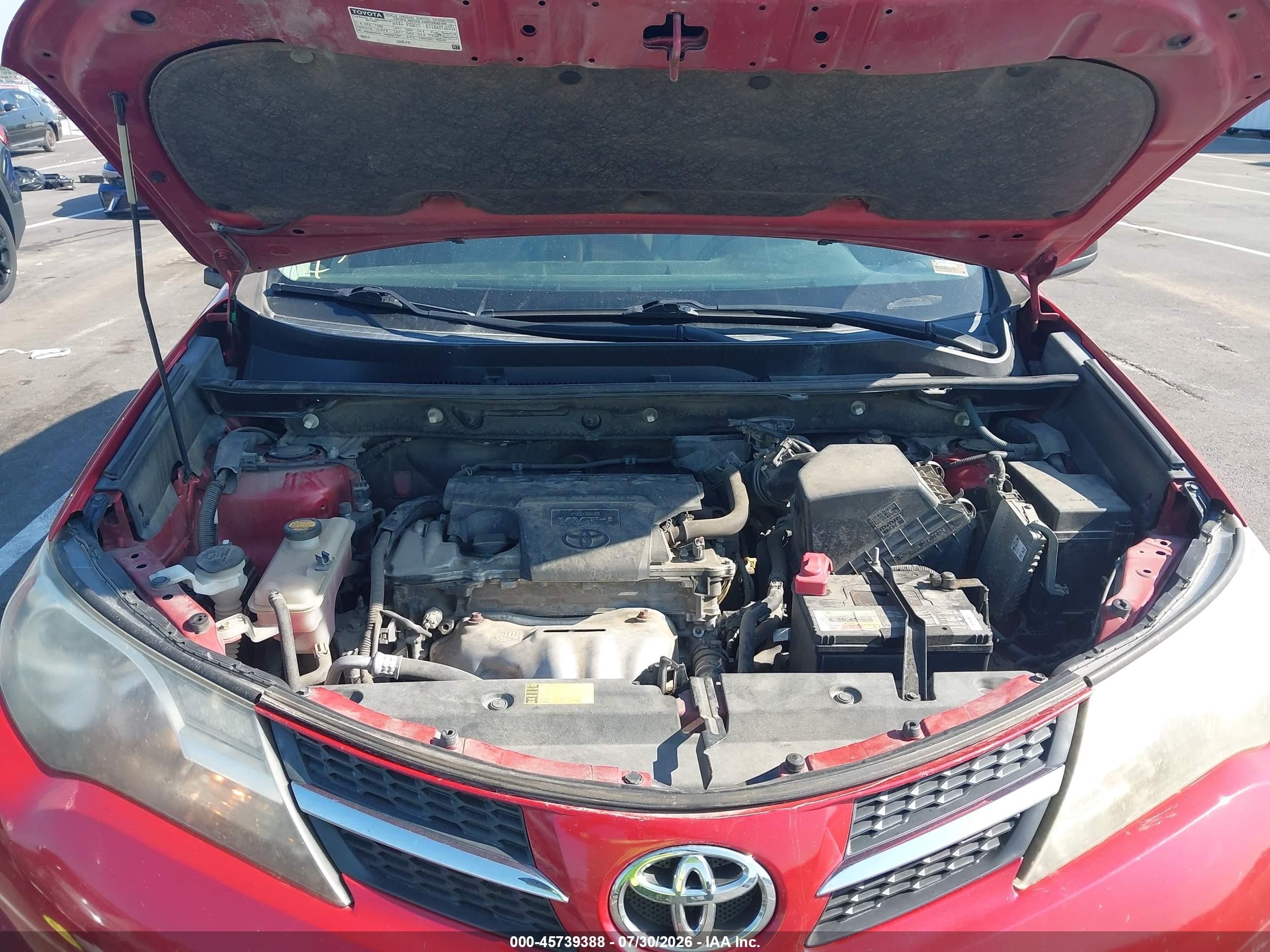 2014 Toyota Rav4 Le Red vin: JTMBFREV2ED057574