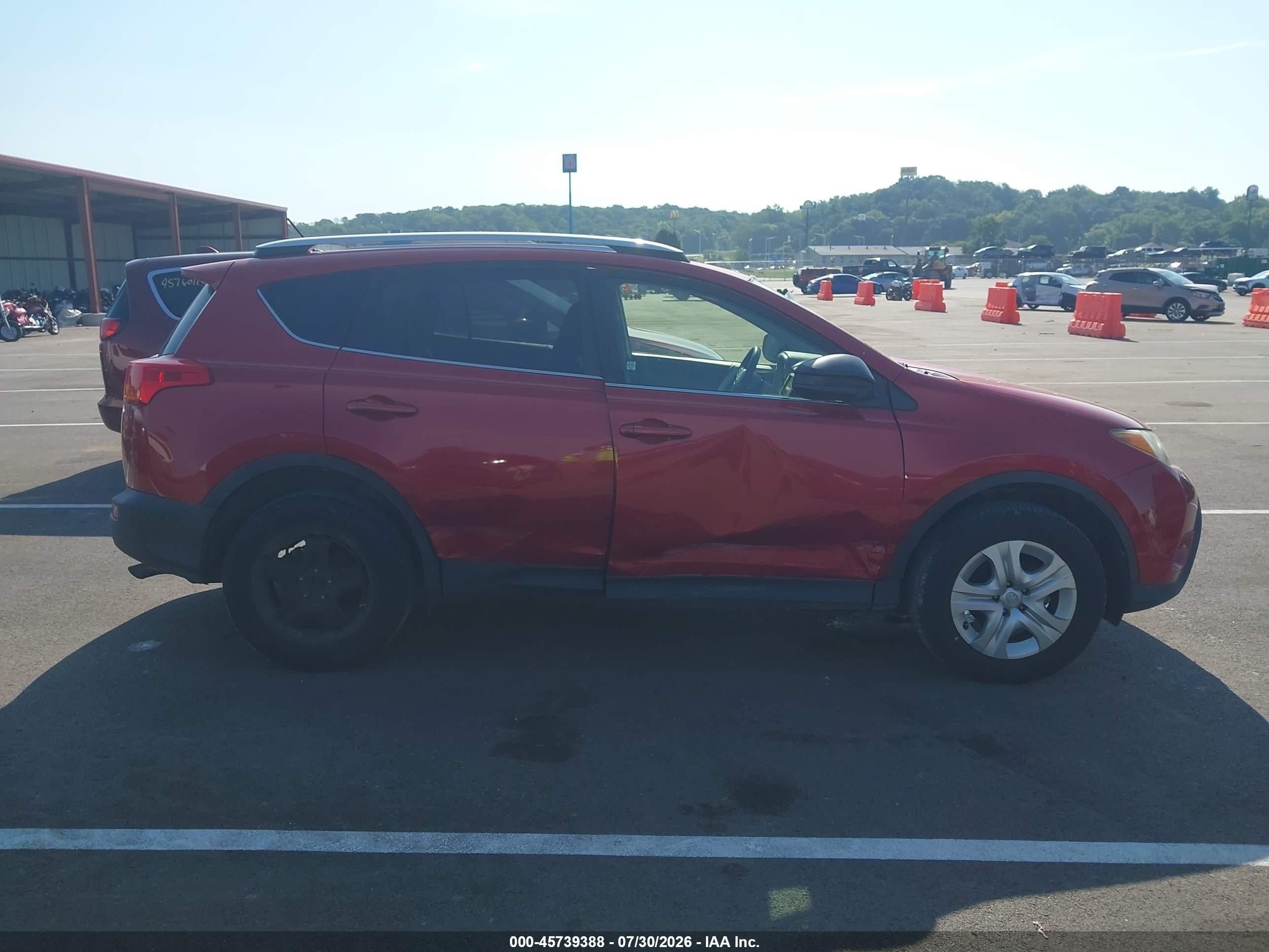 2014 Toyota Rav4 Le Red vin: JTMBFREV2ED057574