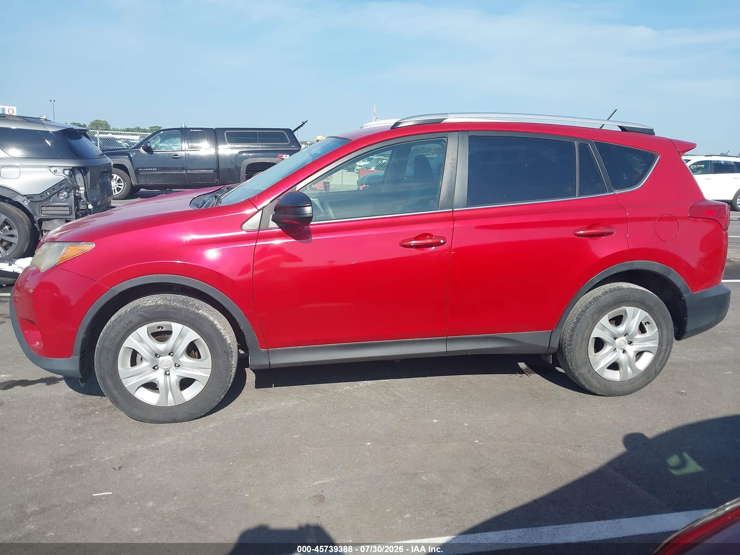2014 Toyota Rav4 Le Red vin: JTMBFREV2ED057574