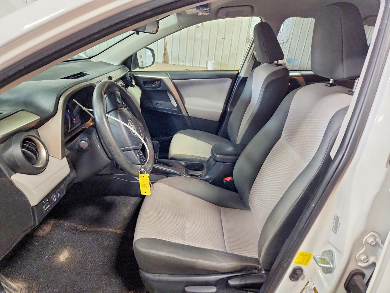 2014 Toyota Rav4 Le White vin: JTMBFREV2ED069336