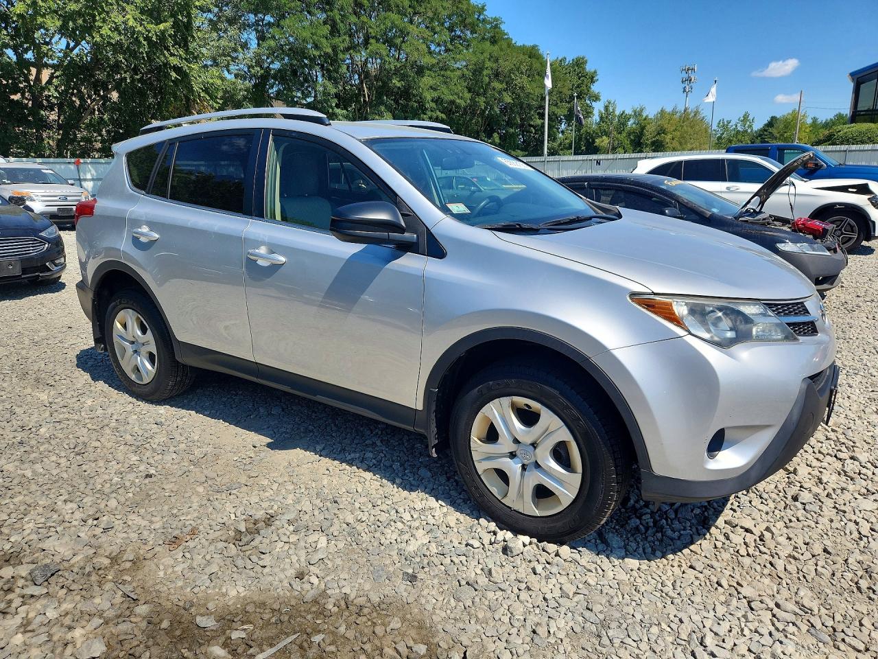 2014 Toyota Rav4 Le Silver vin: JTMBFREV2ED088405