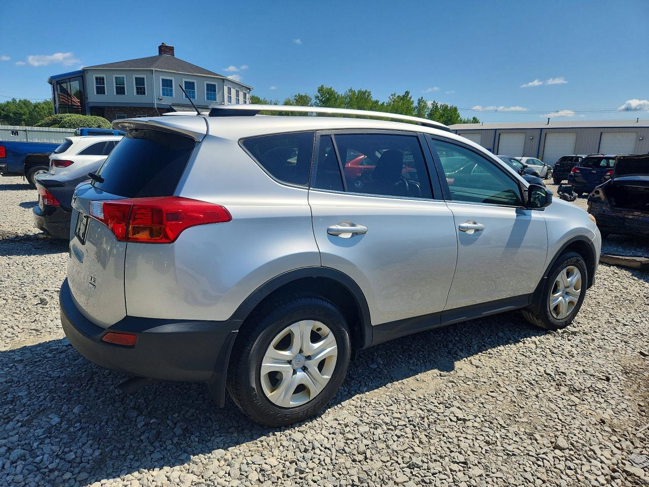 2014 Toyota Rav4 Le Silver vin: JTMBFREV2ED088405