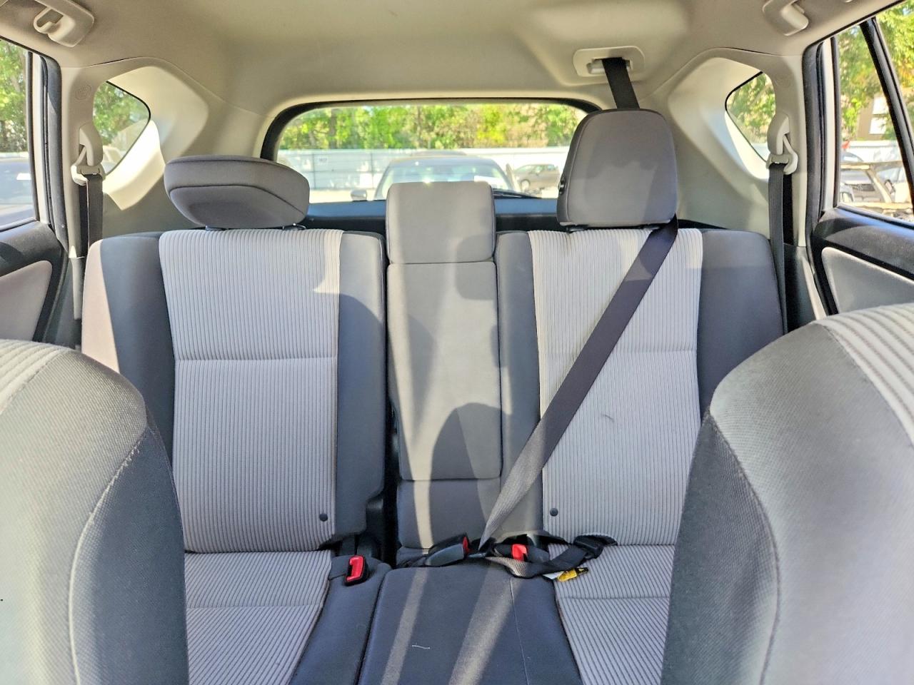 2014 Toyota Rav4 Le Silver vin: JTMBFREV2ED088405