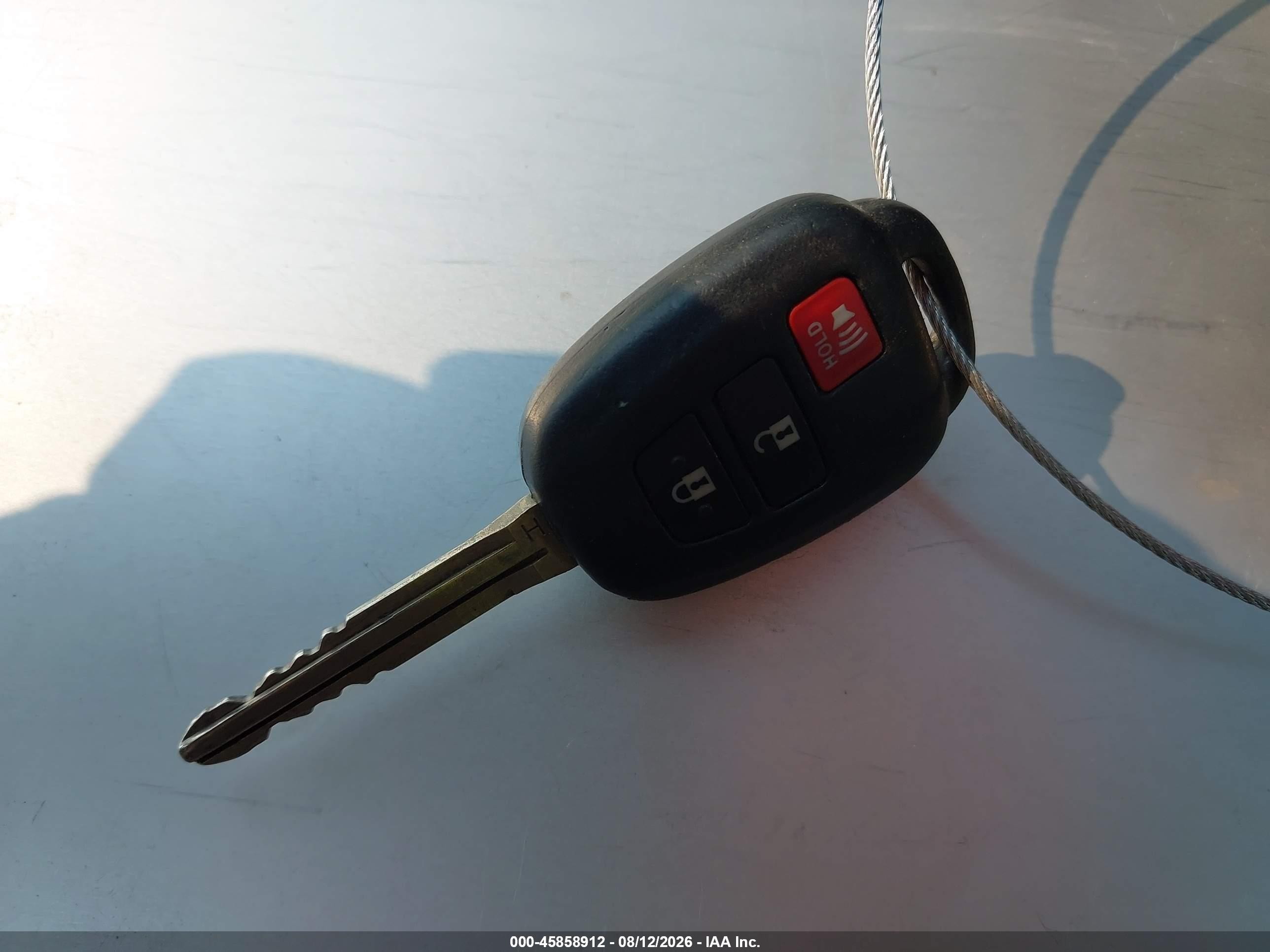 2014 Toyota Rav4 Le Blue vin: JTMBFREV2ED088646
