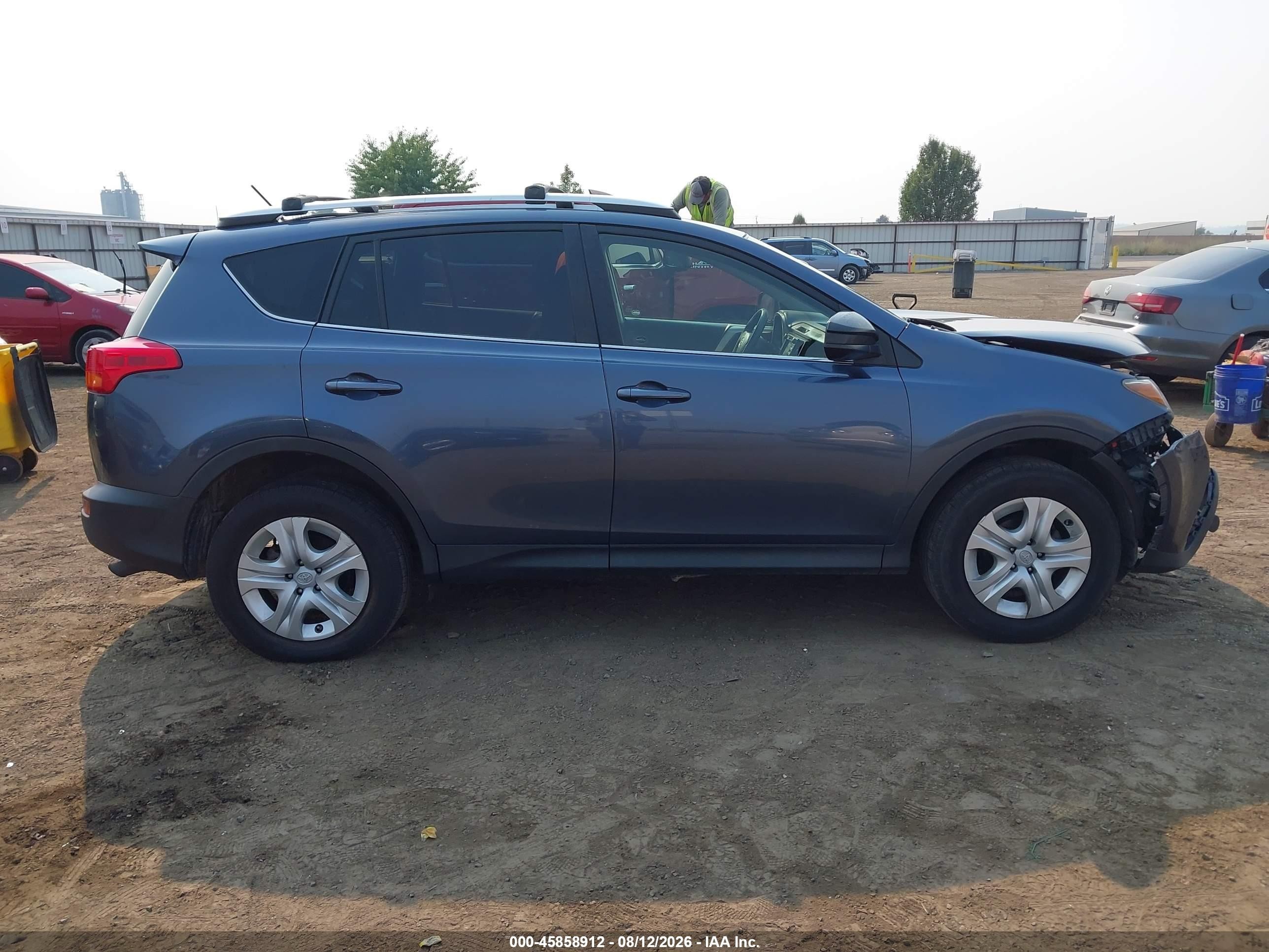 2014 Toyota Rav4 Le Blue vin: JTMBFREV2ED088646
