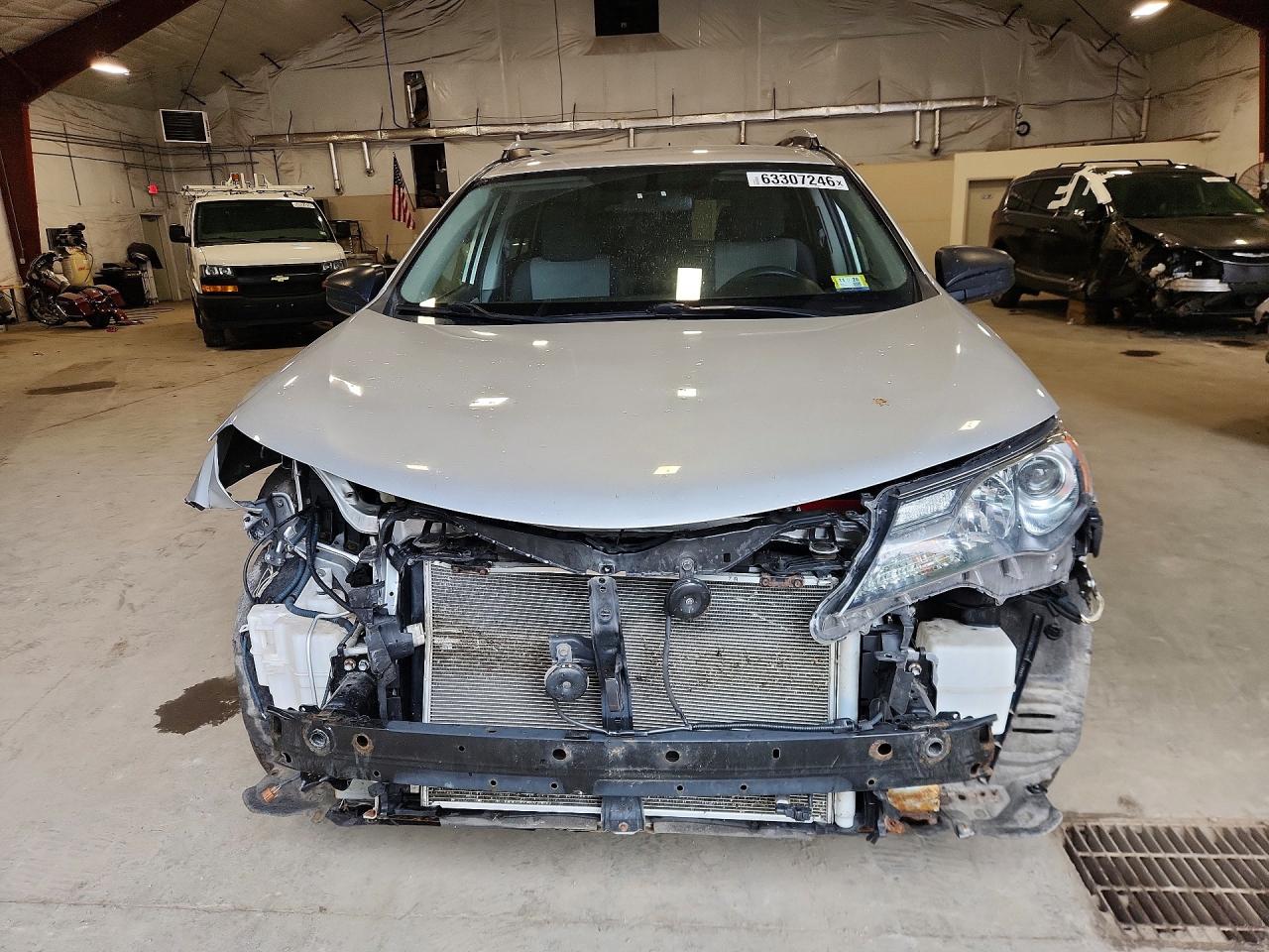 2014 Toyota Rav4 Le Silver vin: JTMBFREV2ED088792
