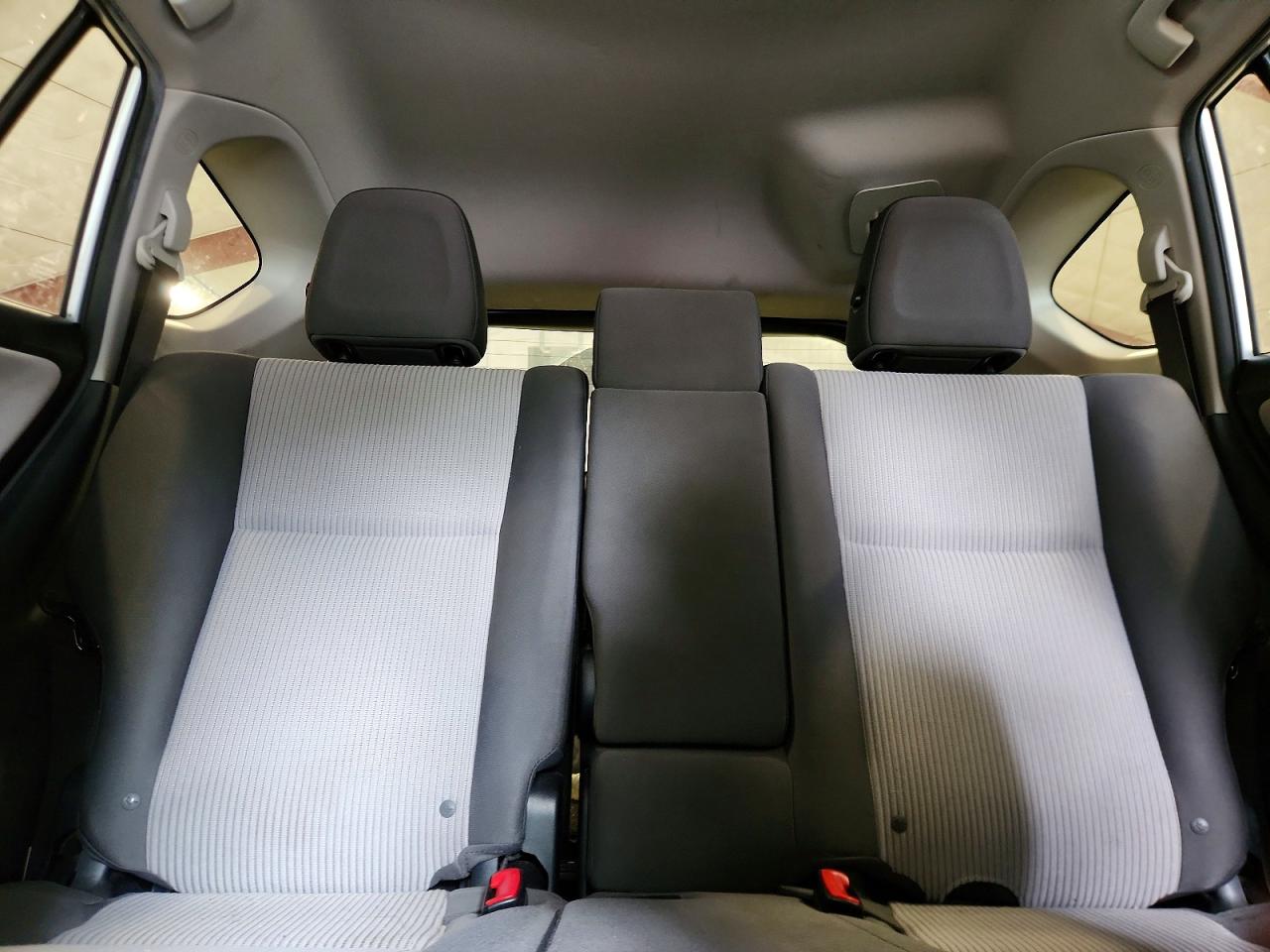 2014 Toyota Rav4 Le Silver vin: JTMBFREV2ED088792