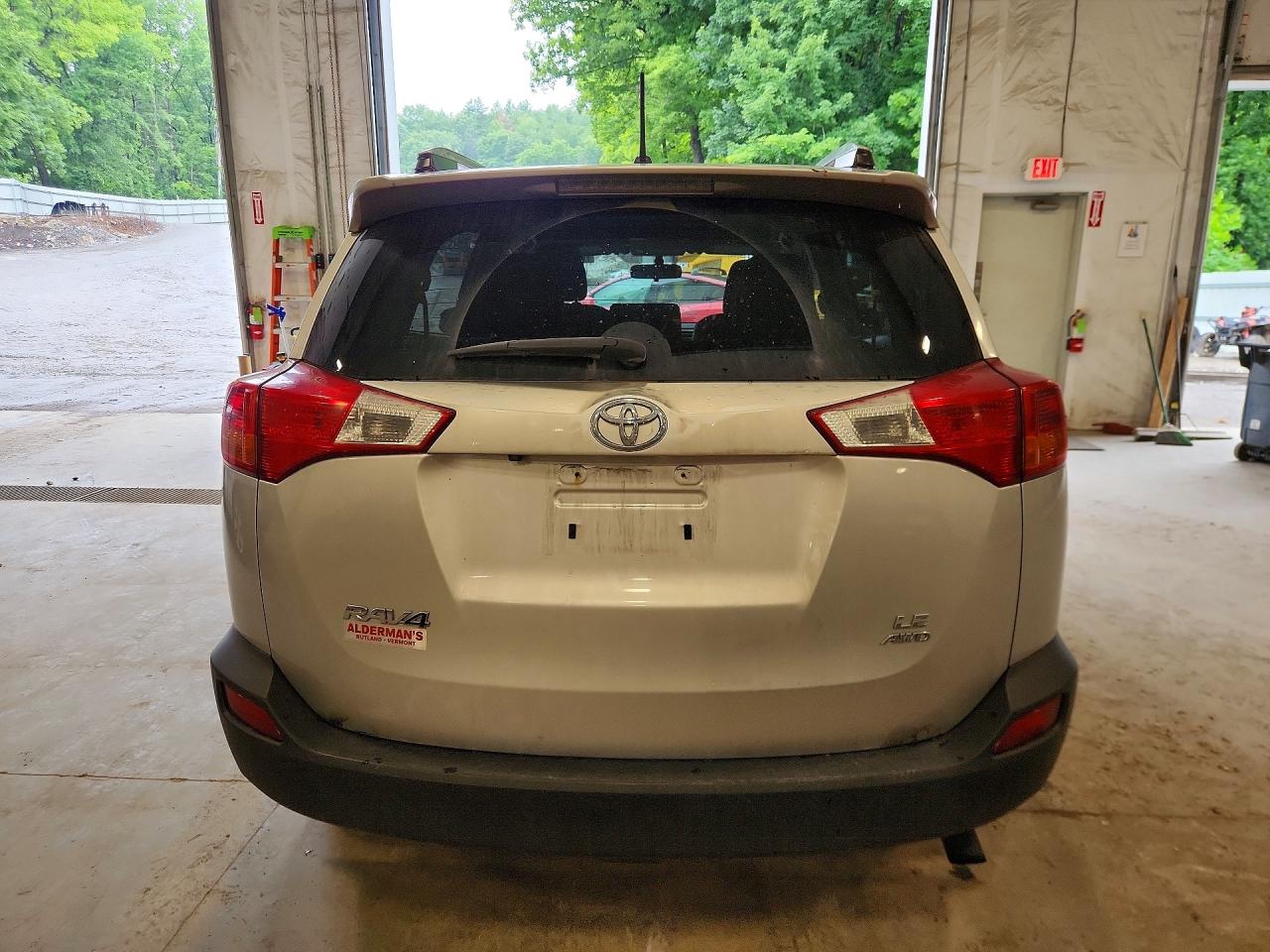 2014 Toyota Rav4 Le Silver vin: JTMBFREV2ED088792