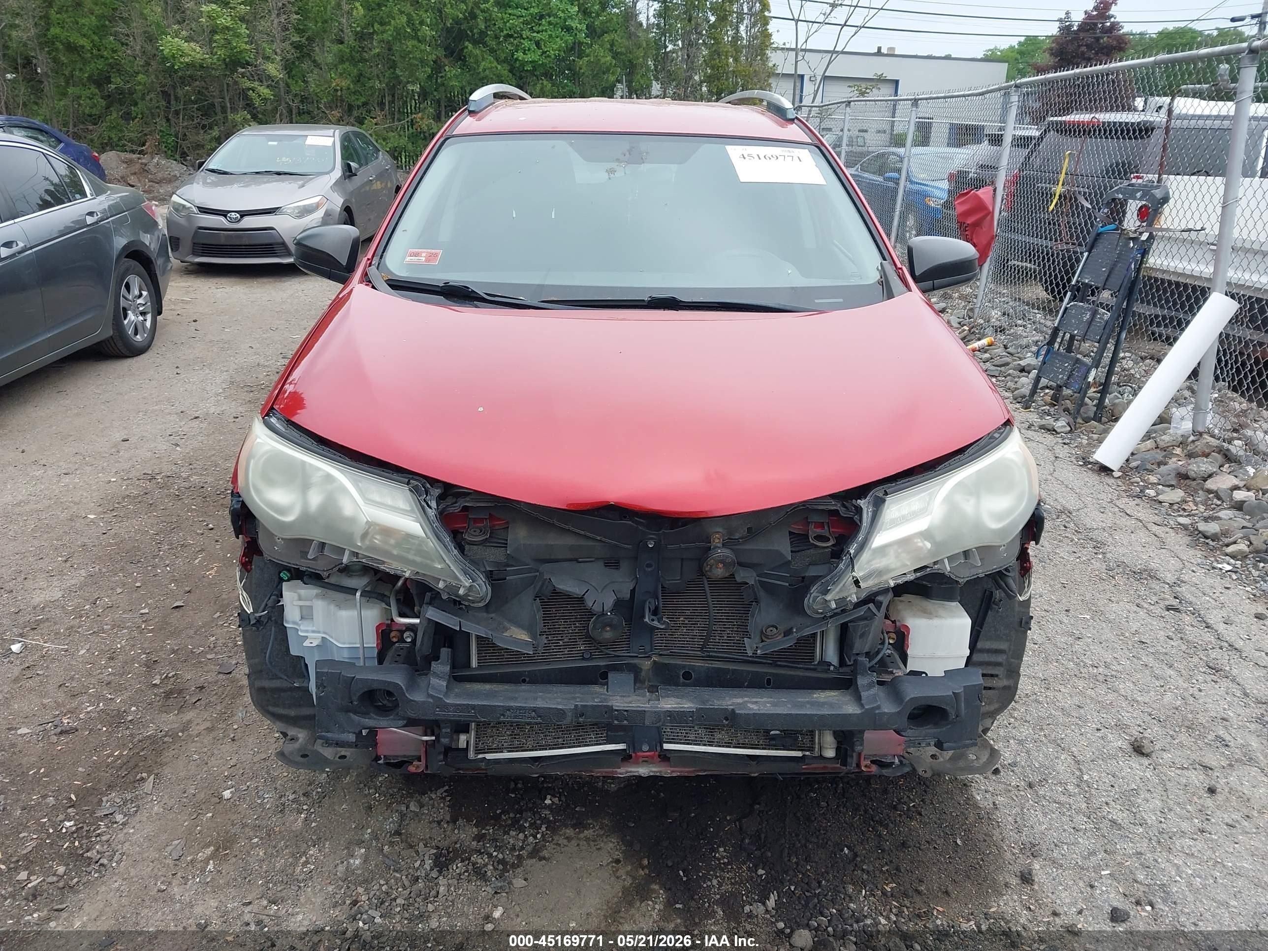 2015 Toyota Rav4 Le Red vin: JTMBFREV2FD096800
