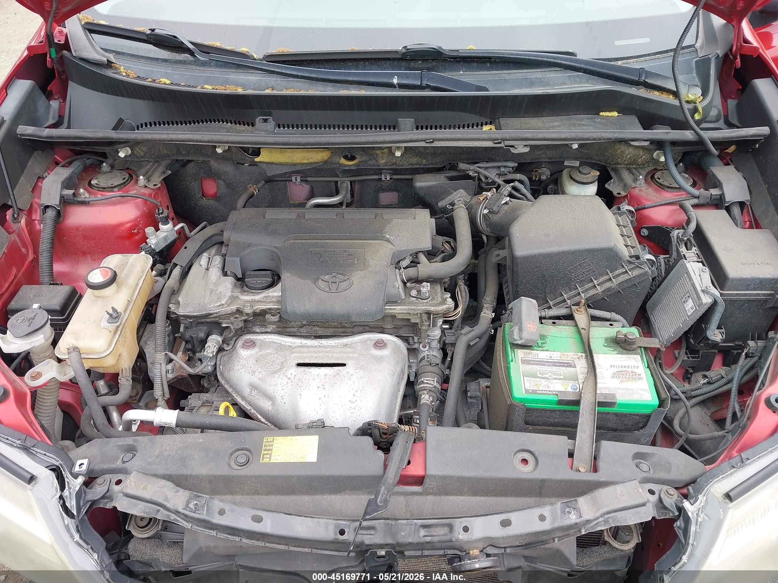 2015 Toyota Rav4 Le Red vin: JTMBFREV2FD096800