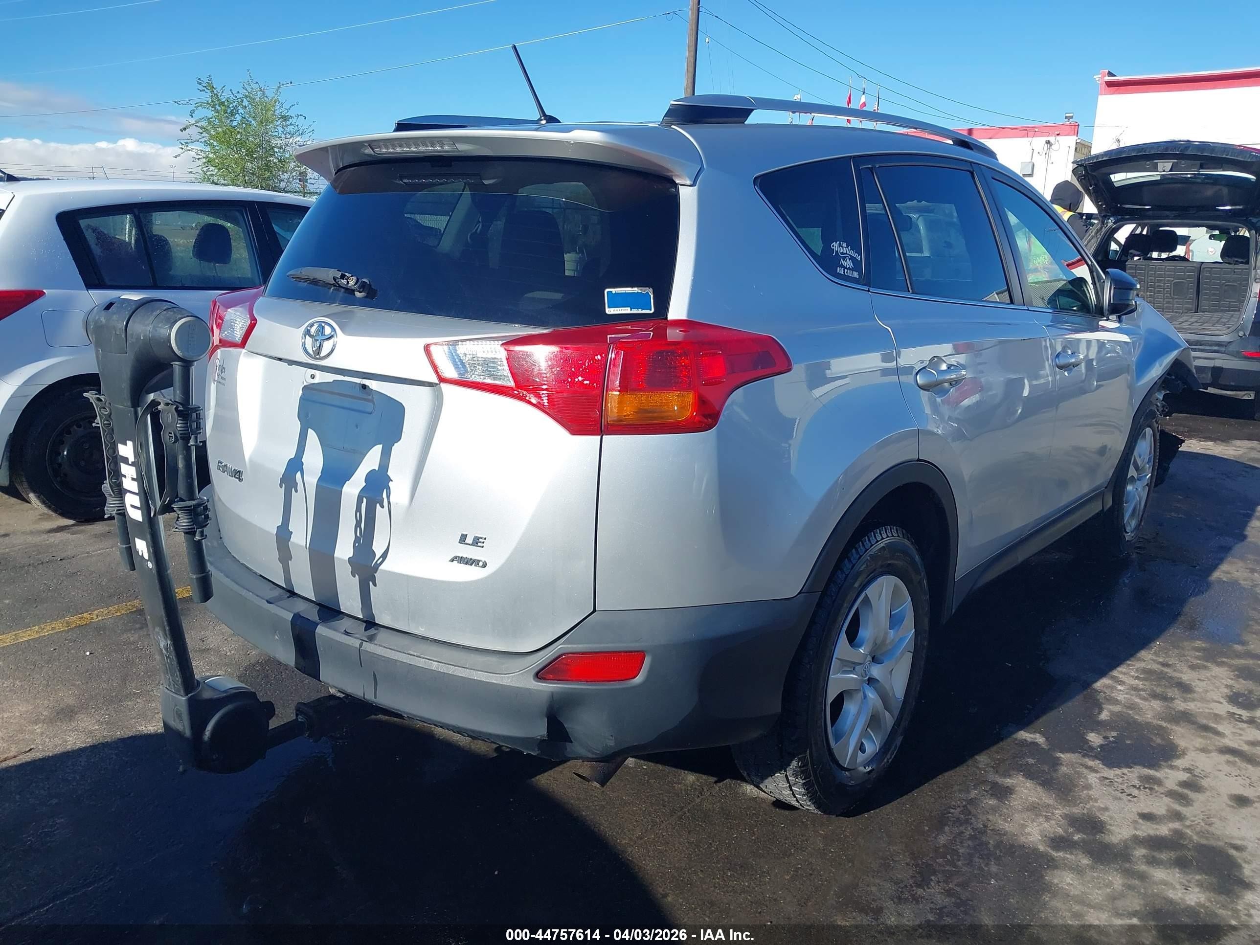 2015 Toyota Rav4 Le Silver vin: JTMBFREV2FD105186