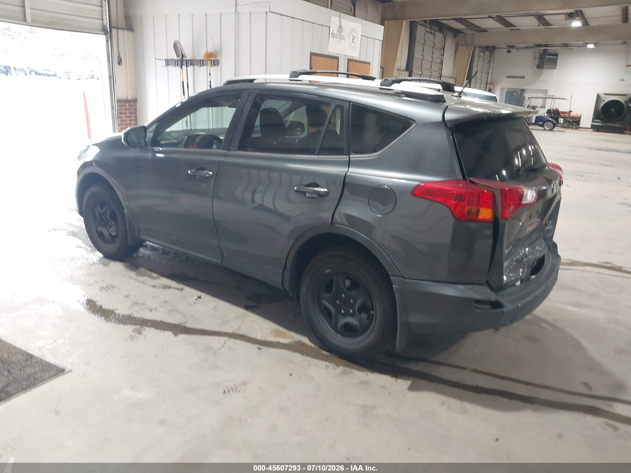 2015 Toyota Rav4 Le Gray vin: JTMBFREV2FD122571